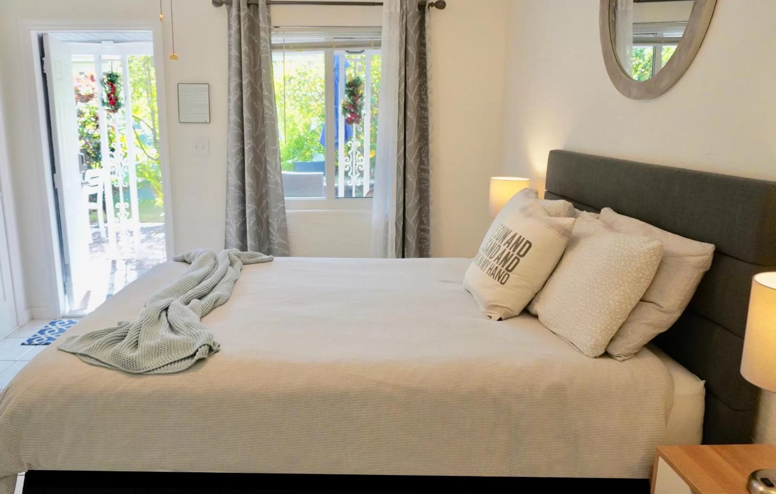 Bed in 4145 By The Sea Inn & Suites