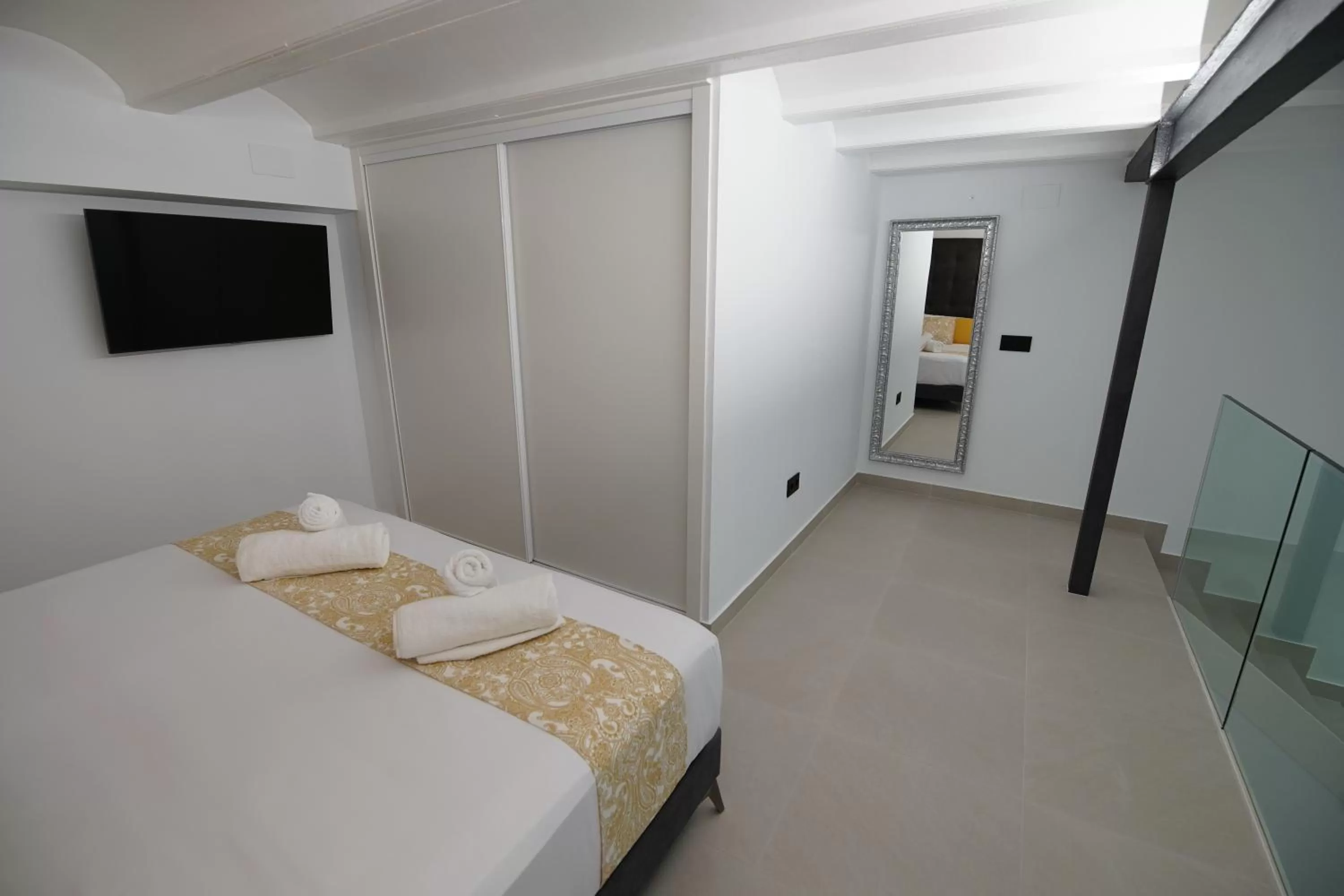 TV and multimedia, Bed in BET Apartments - Suites Puerto Valencia