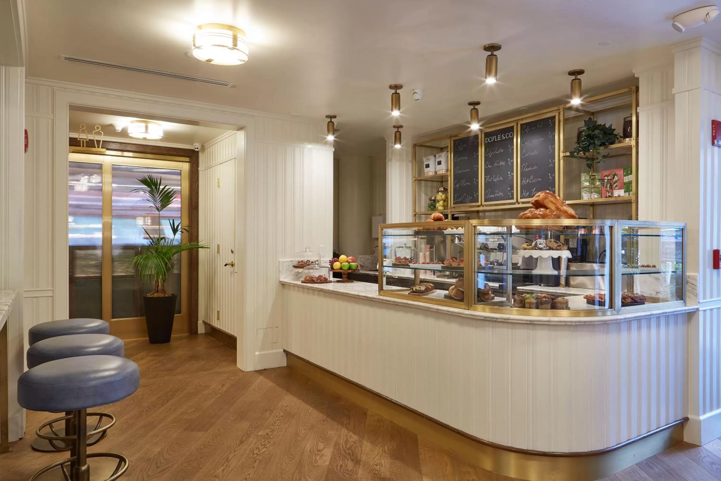 Restaurant/places to eat in The Dupont Circle Hotel