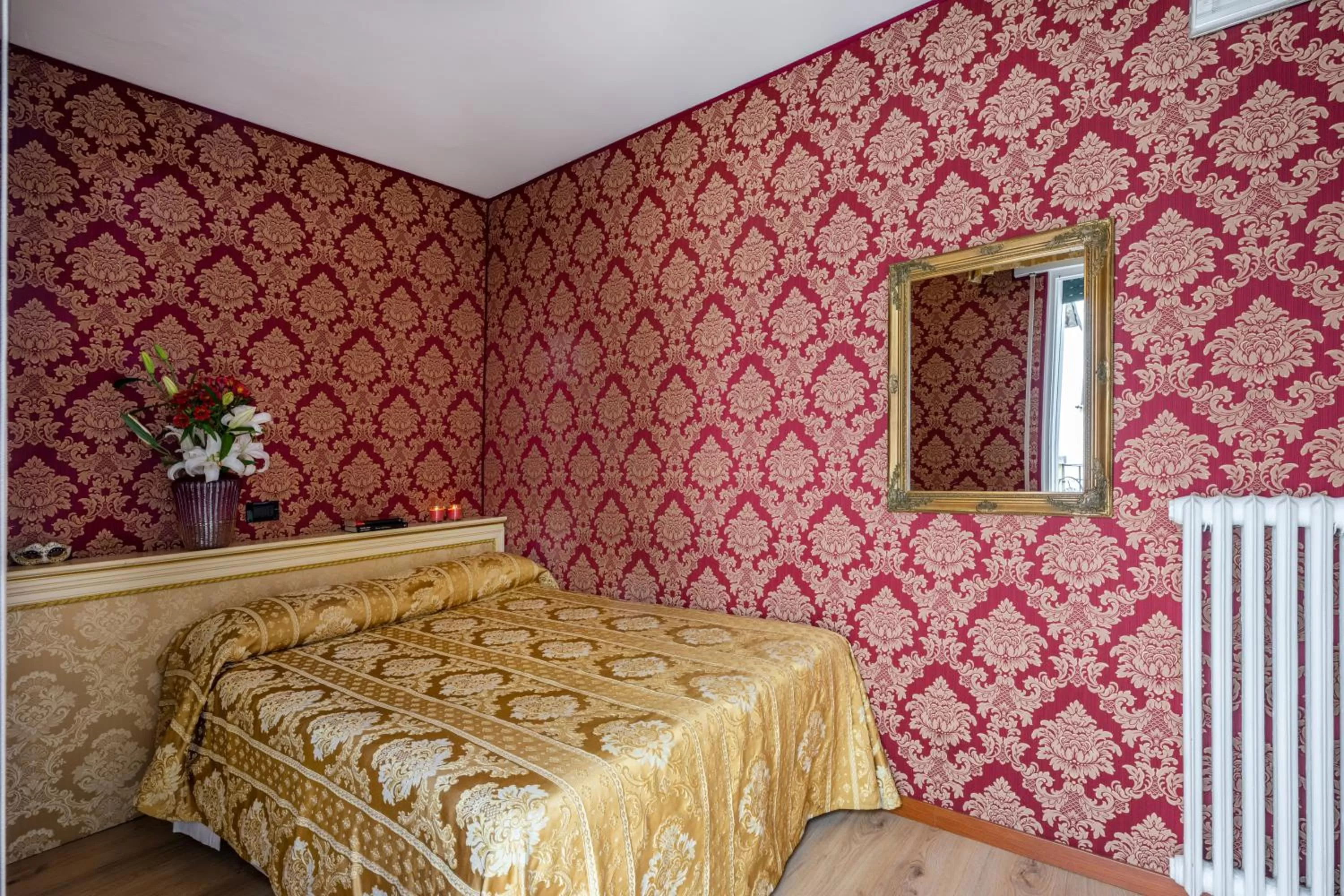 Bedroom, Bed in Hotel Apostoli Garden