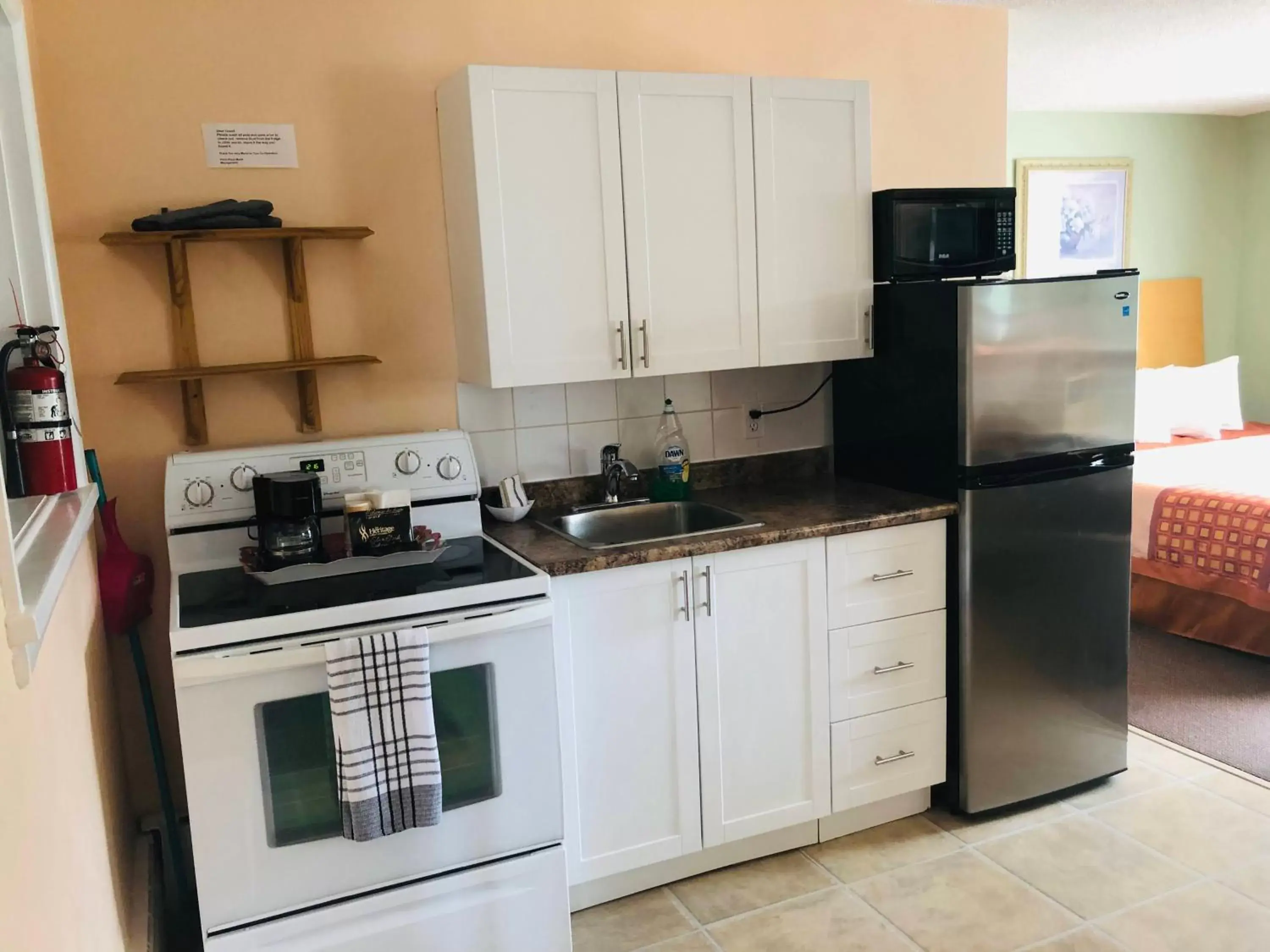 King Studio with Sofa Bed in Perth Plaza Inn & Suites King Studio with Sofa Bed in Perth Plaza Inn & Suites