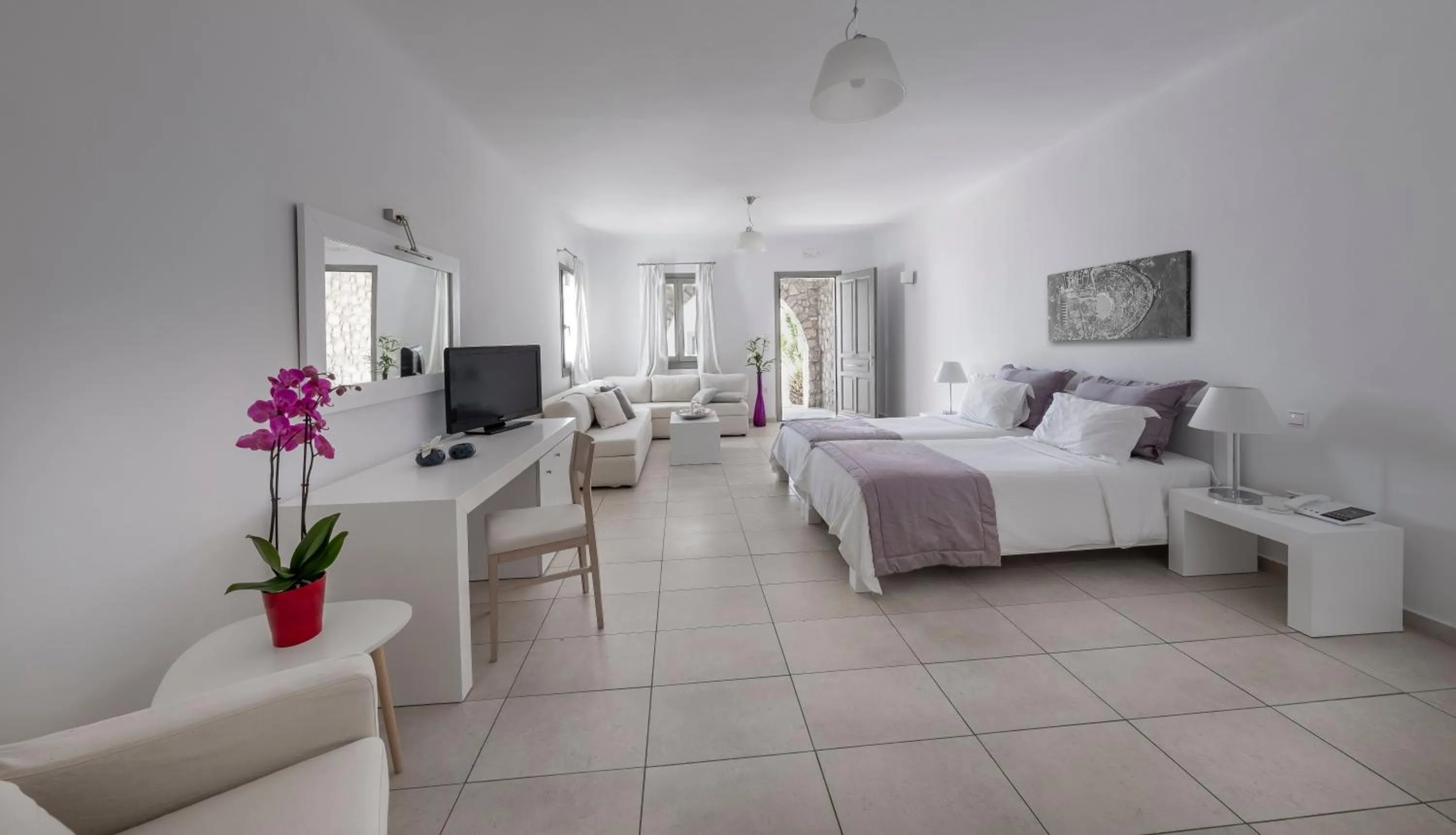 Photo of the whole room, Bed in Deliades Hotel