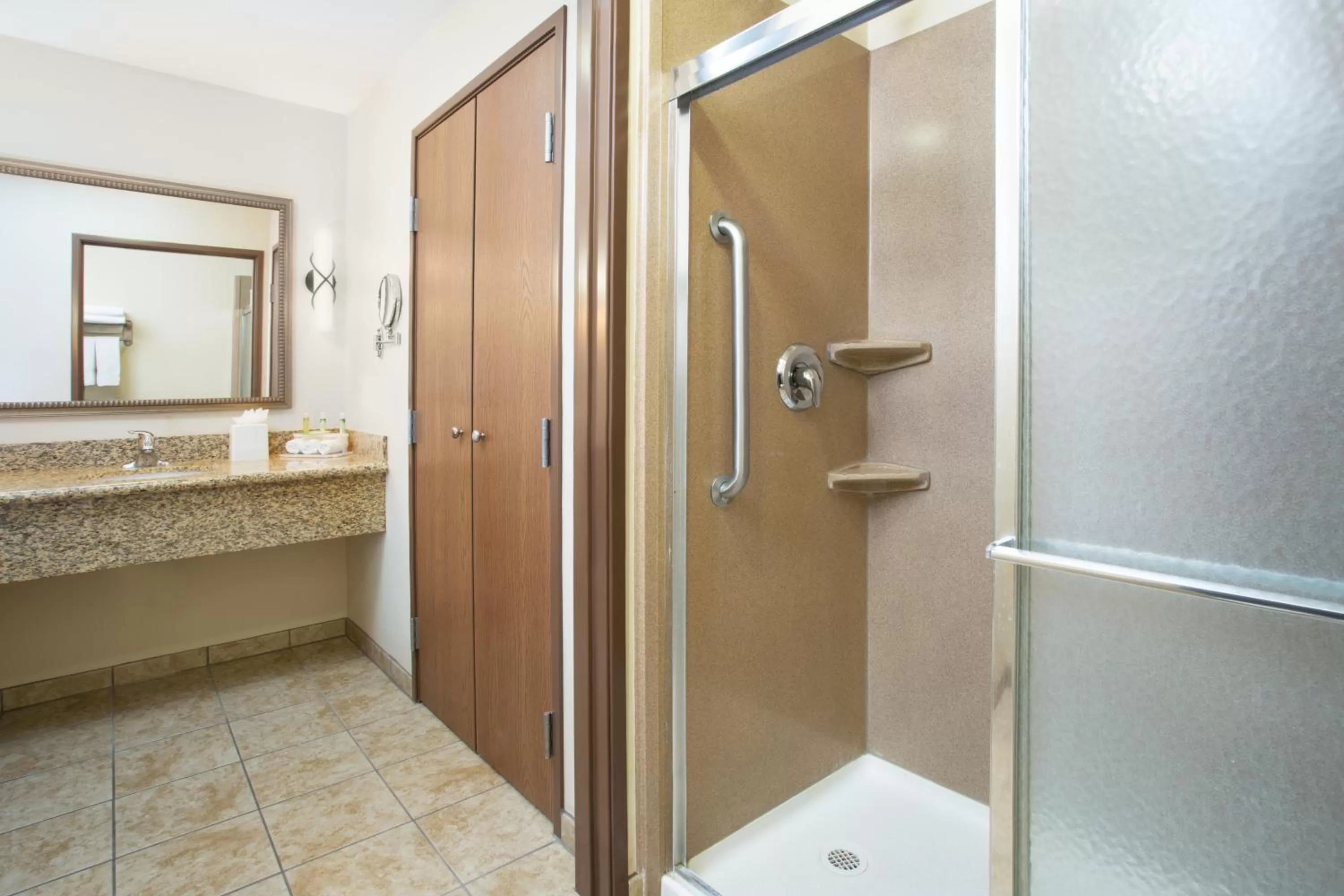 Bathroom in Holiday Inn Express and Suites Los Alamos Entrada Park by IHG