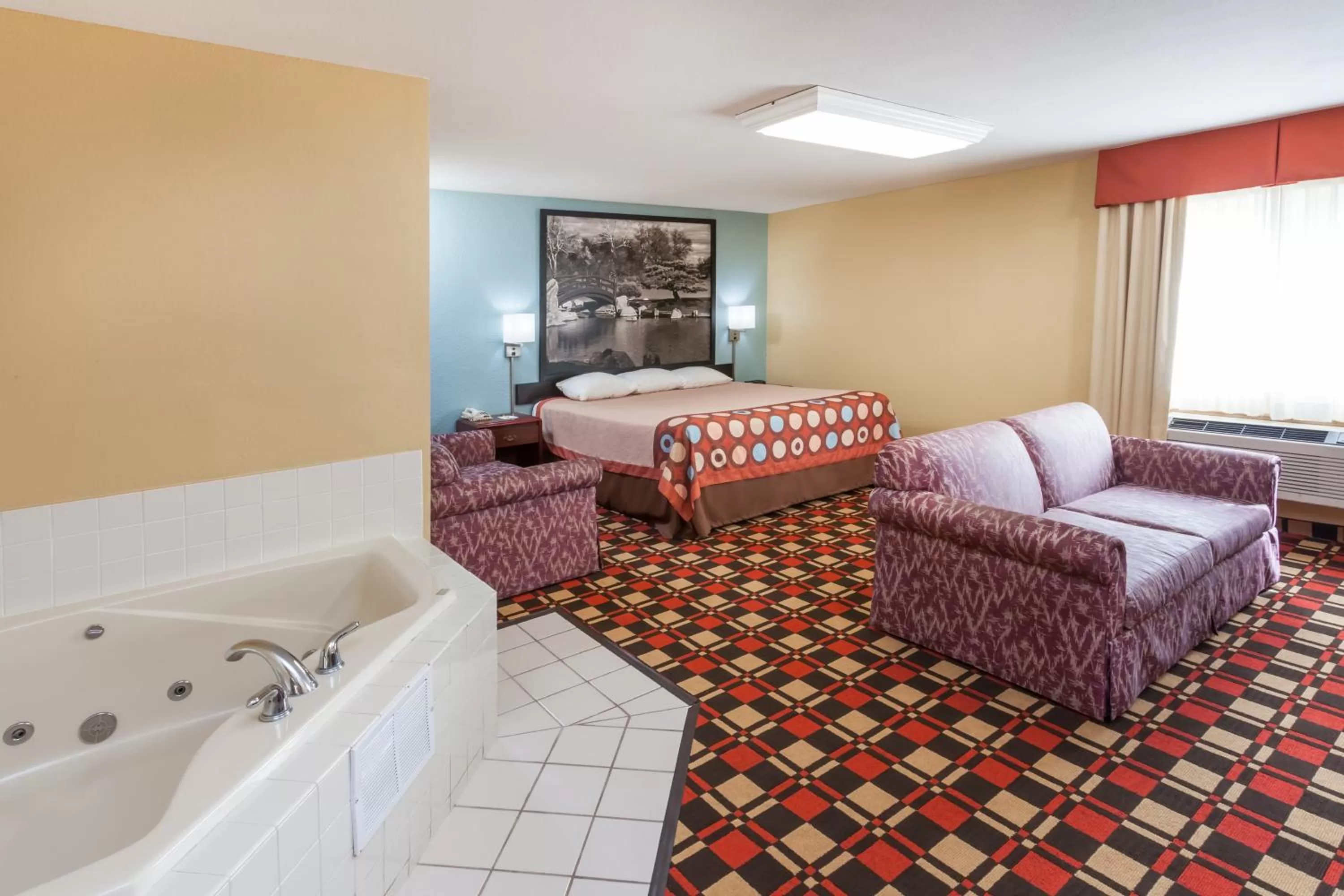 Photo of the whole room in Econo Lodge Chillicothe