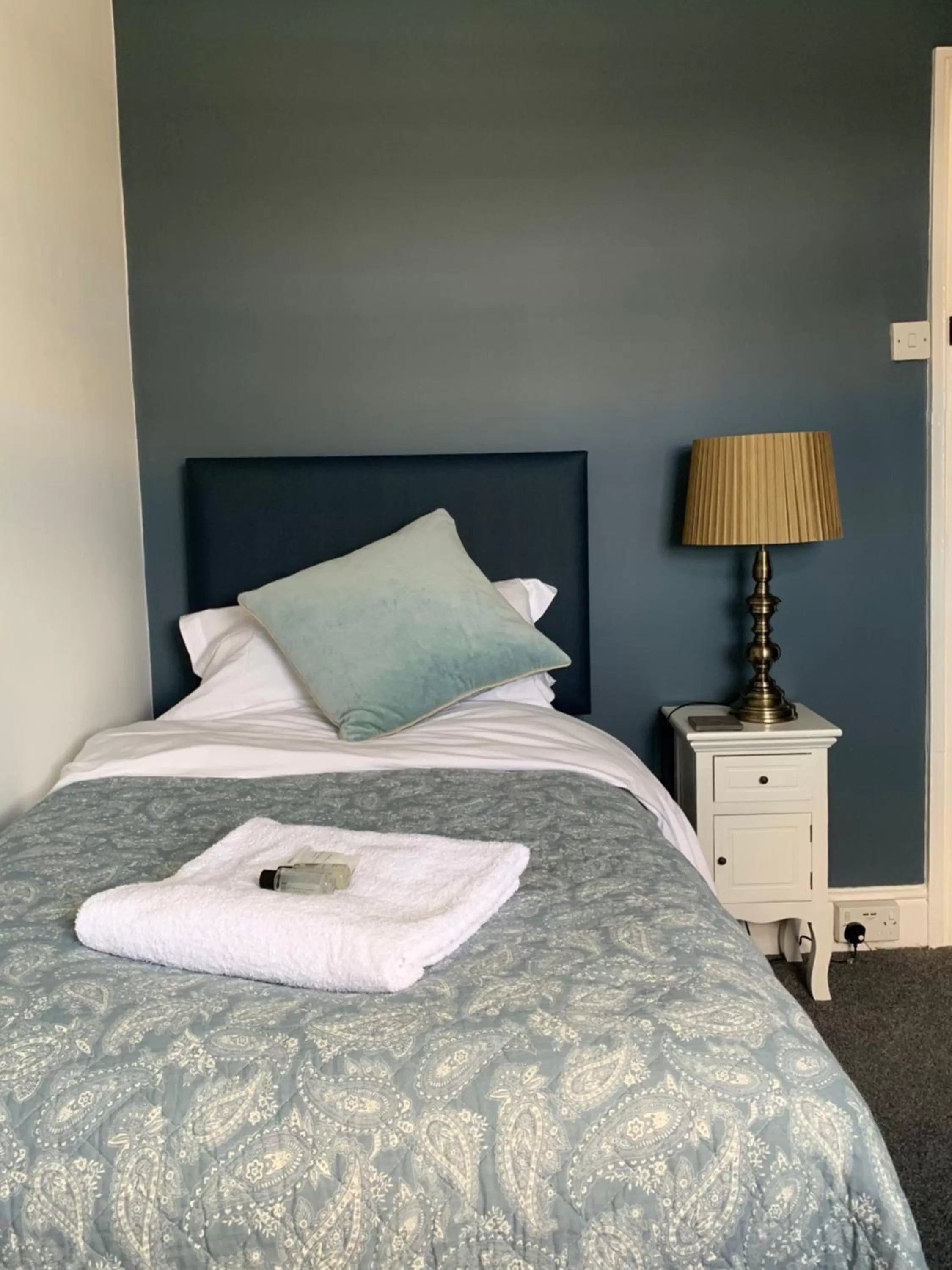 Bed in The Nags Head - Room only accommodation