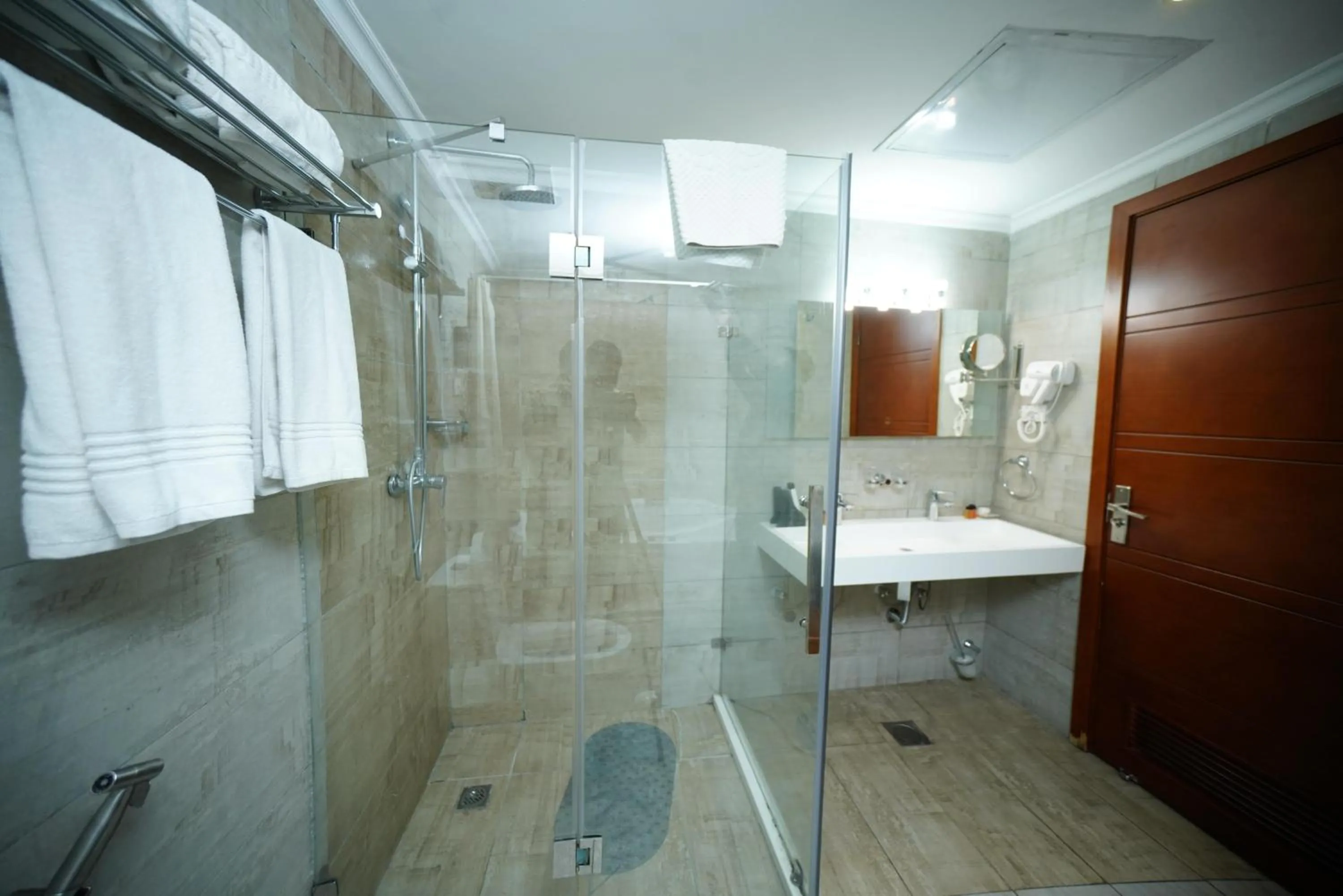 Bathroom in Mado Hotel