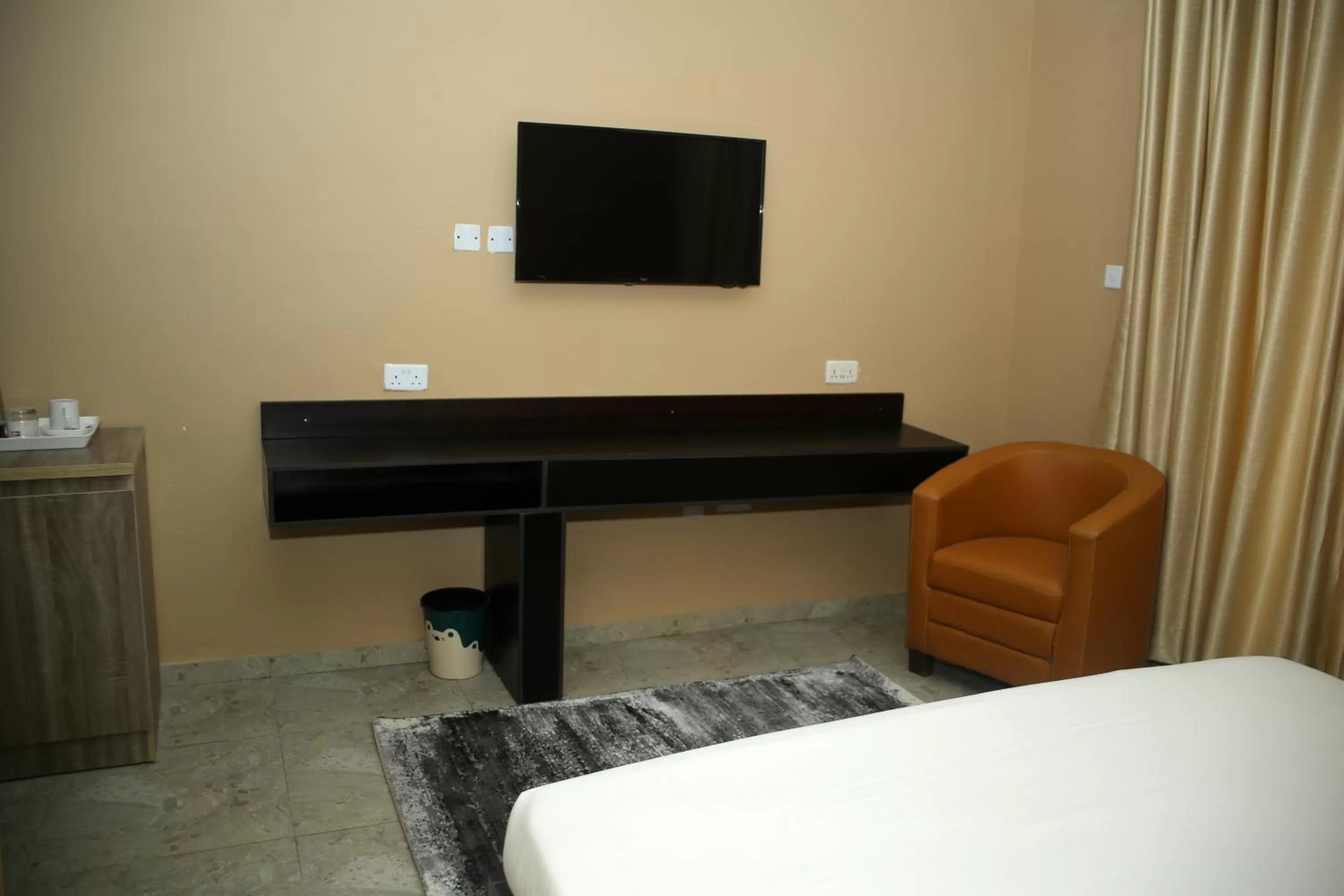 Bed in Hotel Capitol