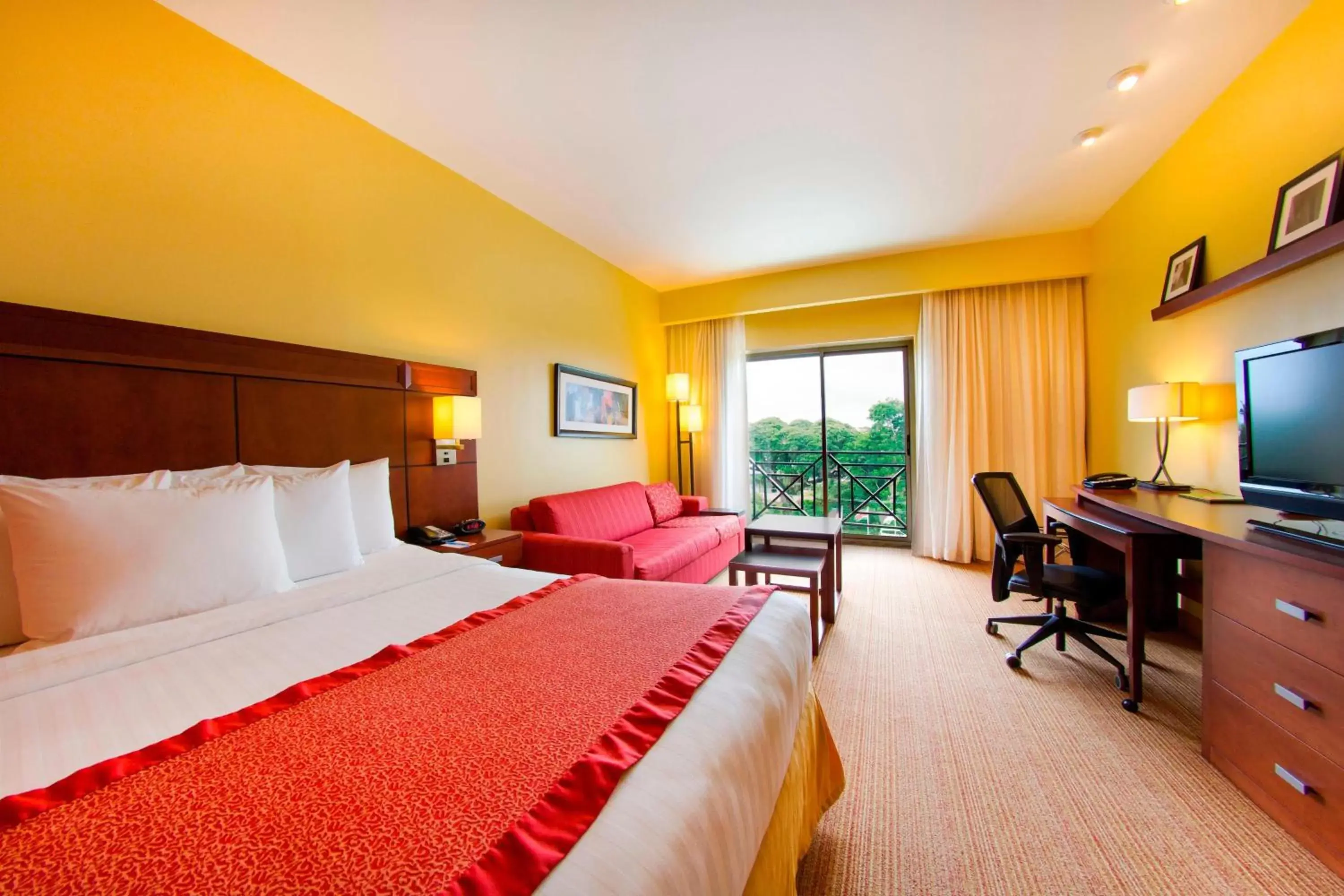 Standard King Room in Courtyard by Marriott Paramaribo Standard King Room in Courtyard by Marriott Paramaribo