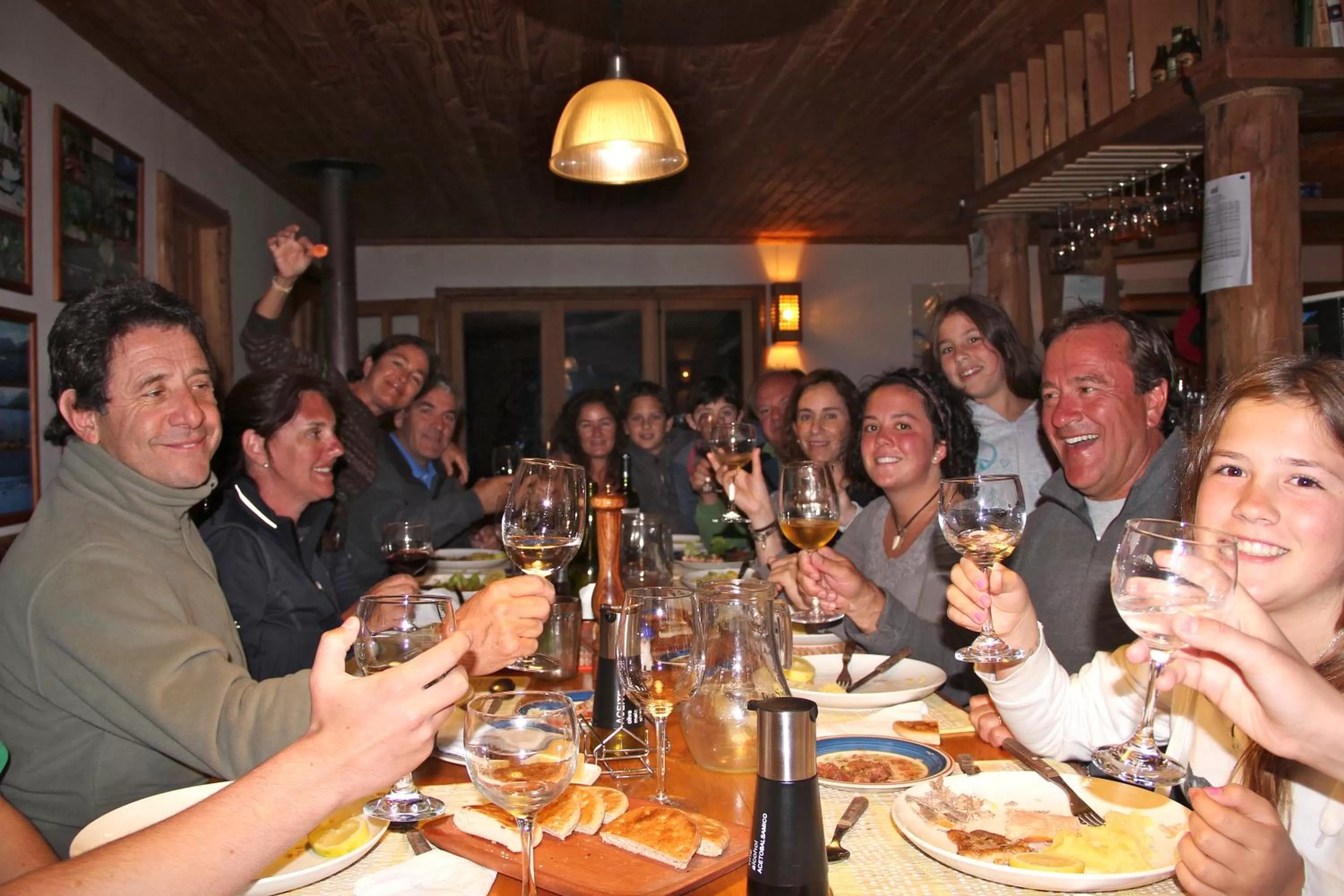 Restaurant/places to eat in Posada Queulat