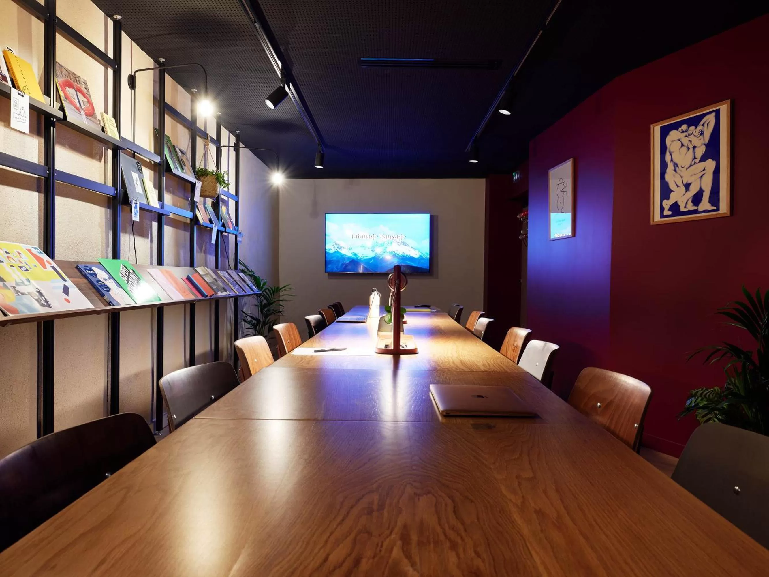 Communal lounge/ TV room in French Theory