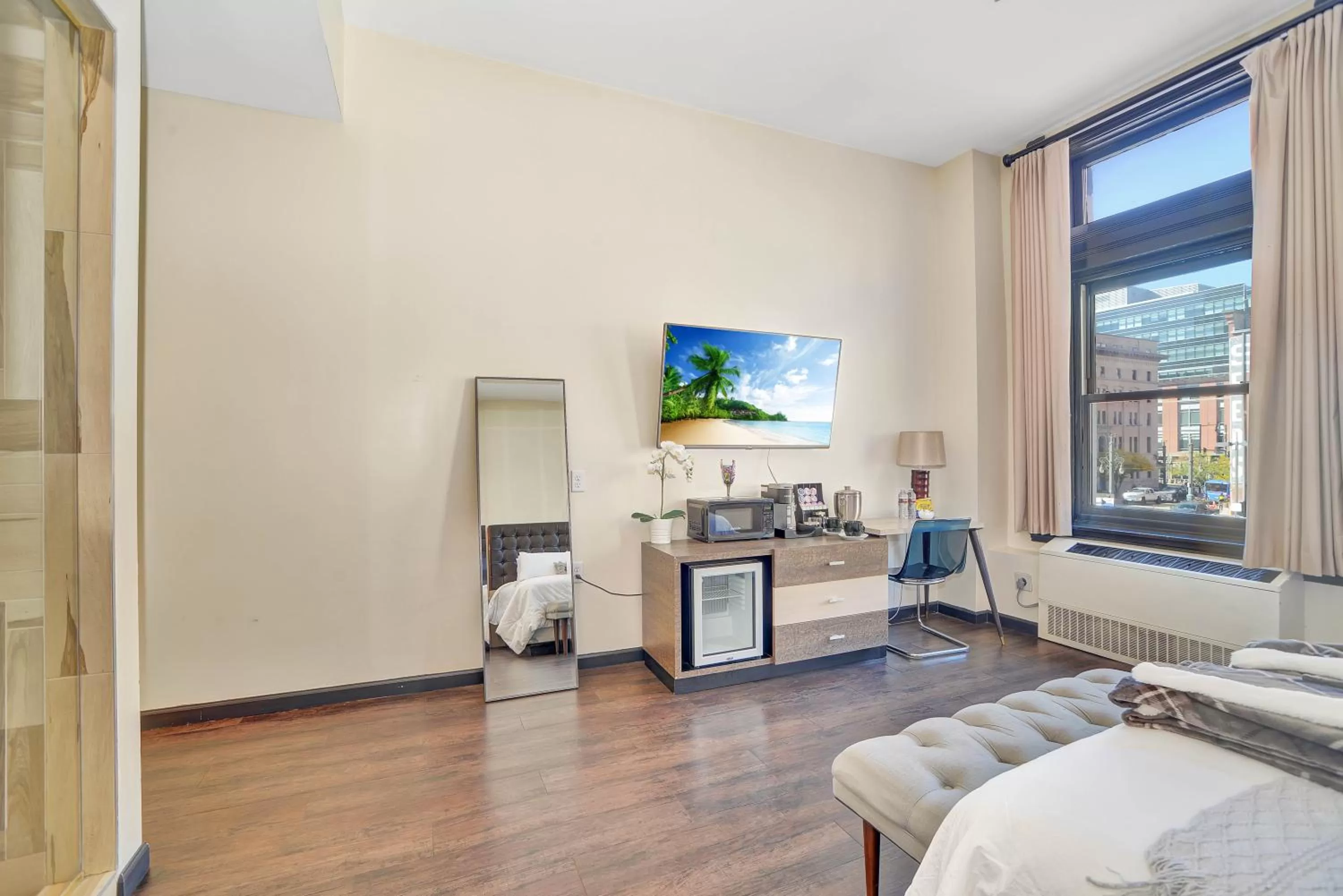 Photo of the whole room, Bed in Good Hotels Downtown Denver