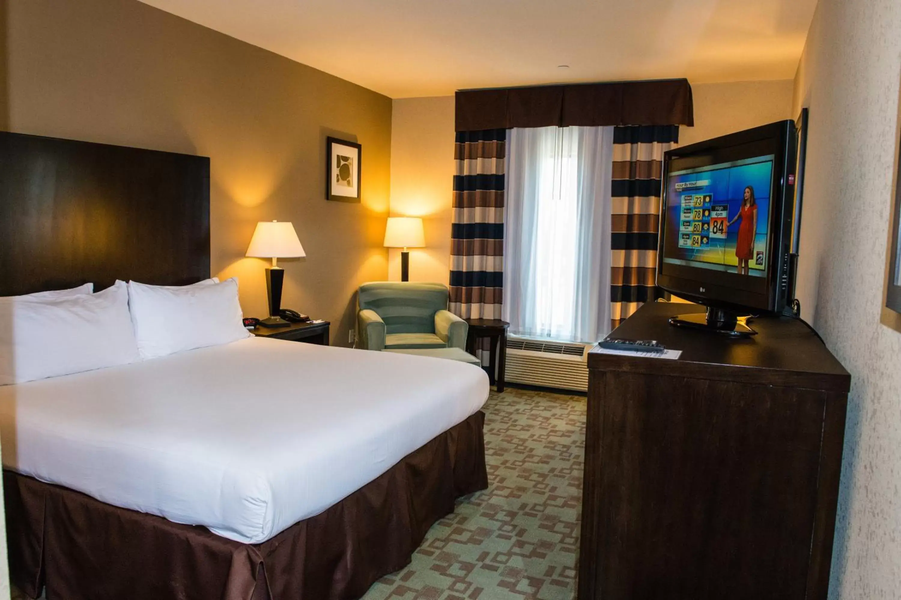 Standard King Room in Holiday Inn Express Hotel & Suites Houston NW Beltway 8-West Road by IHG Standard King Room in Holiday Inn Express Hotel & Suites Houston NW Beltway 8-West Road by IHG