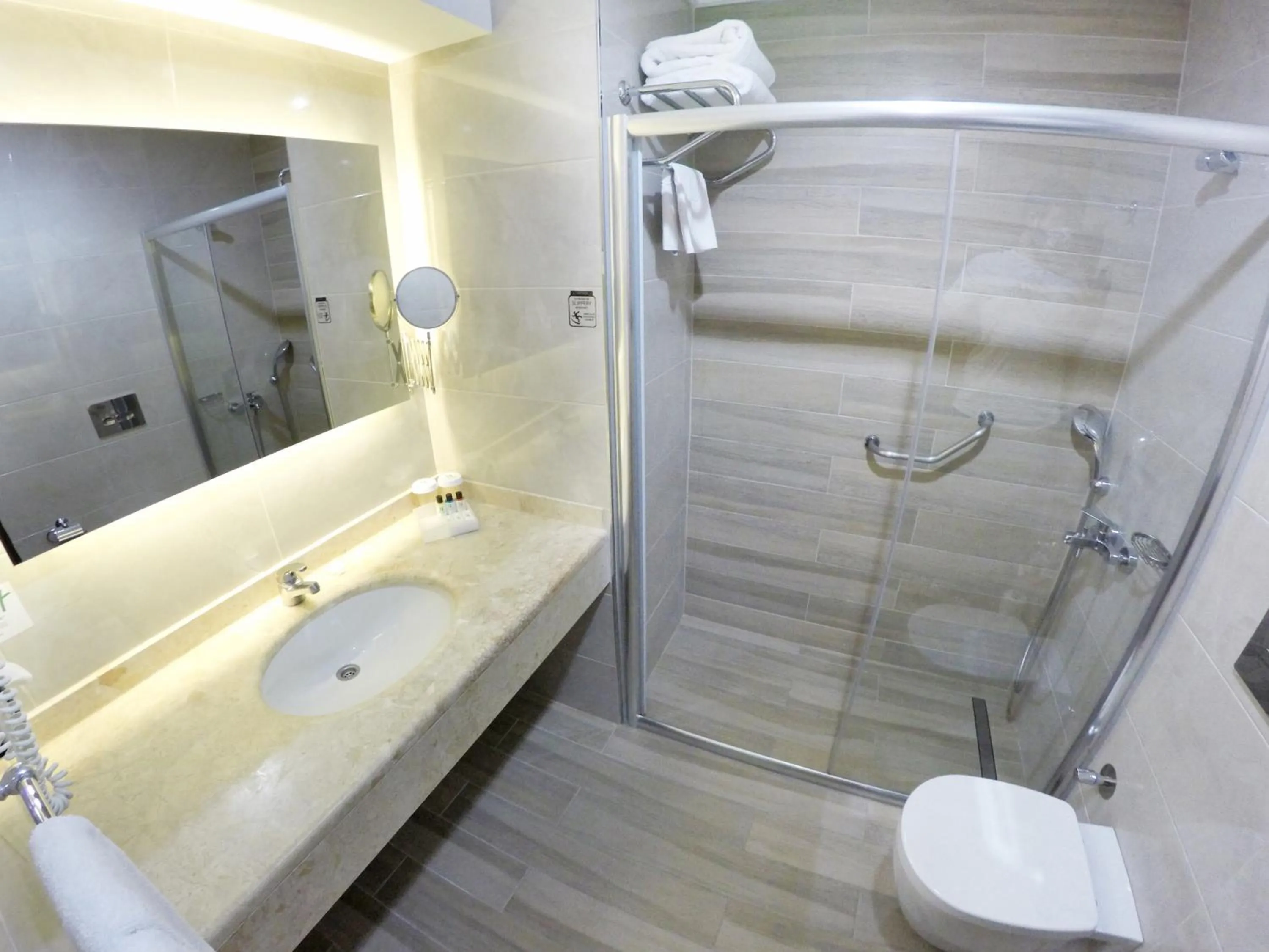 Shower in Euro Park Hotel Bursa