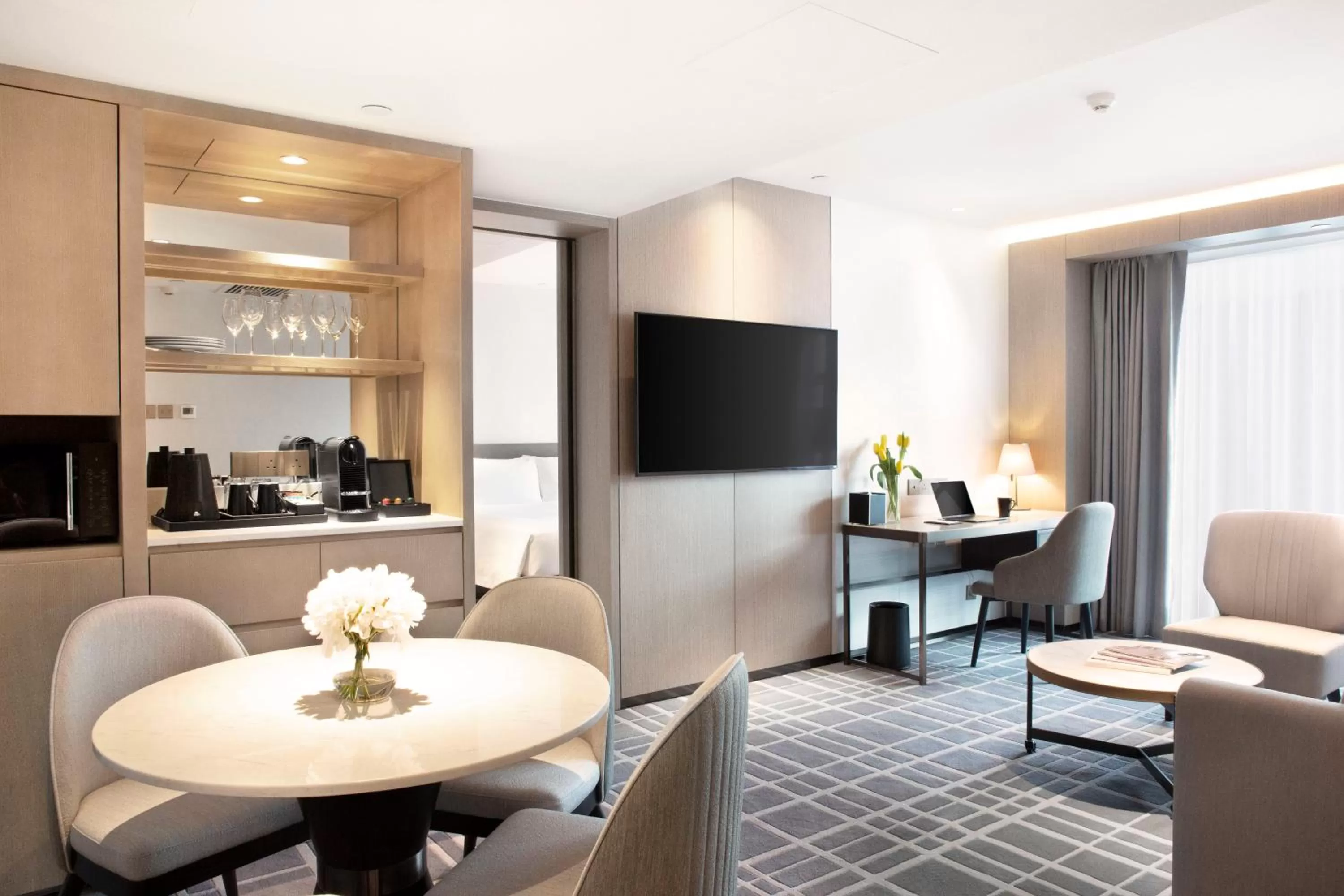 Living room in Royal Park Hotel