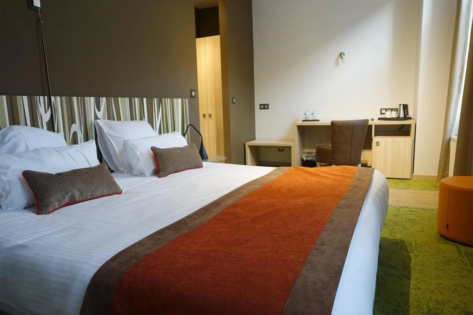 Bed in Hôtel du Parc Ath