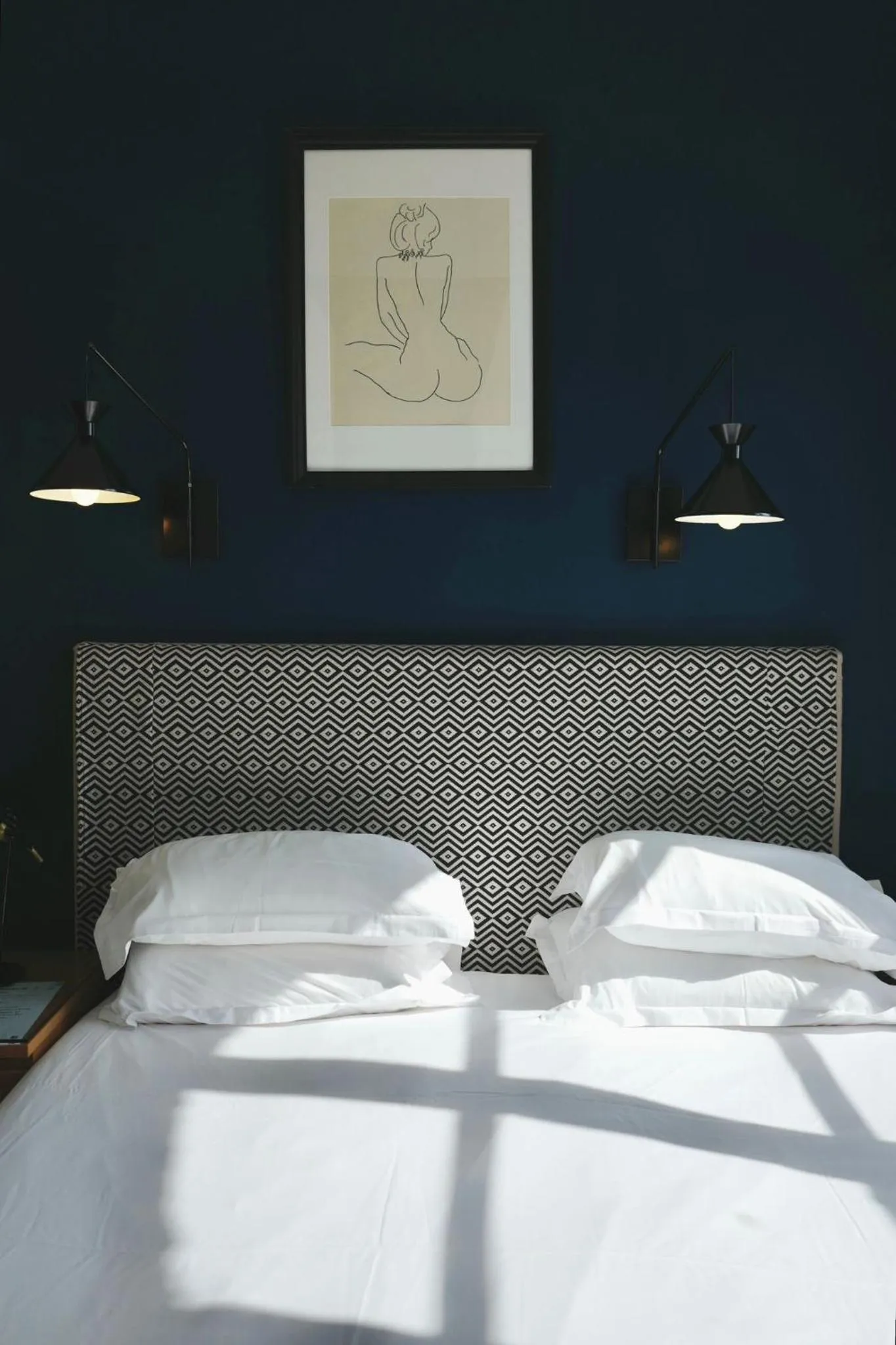 View (from property/room), Bed in Hotel Belle-Vue Vieux-Port