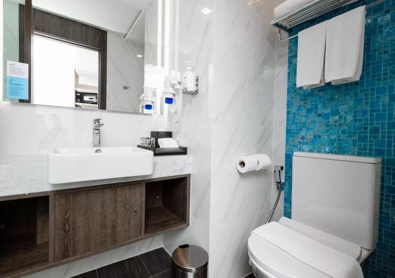 Toilet in Holiday Inn Express Pattaya Central by IHG