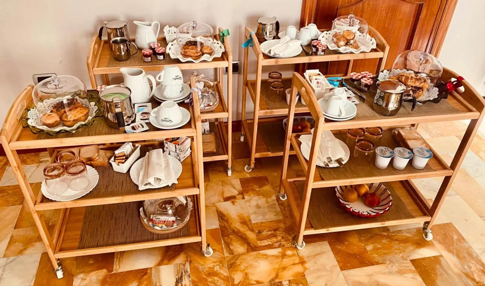 Breakfast in Active Life Exclusive B&B