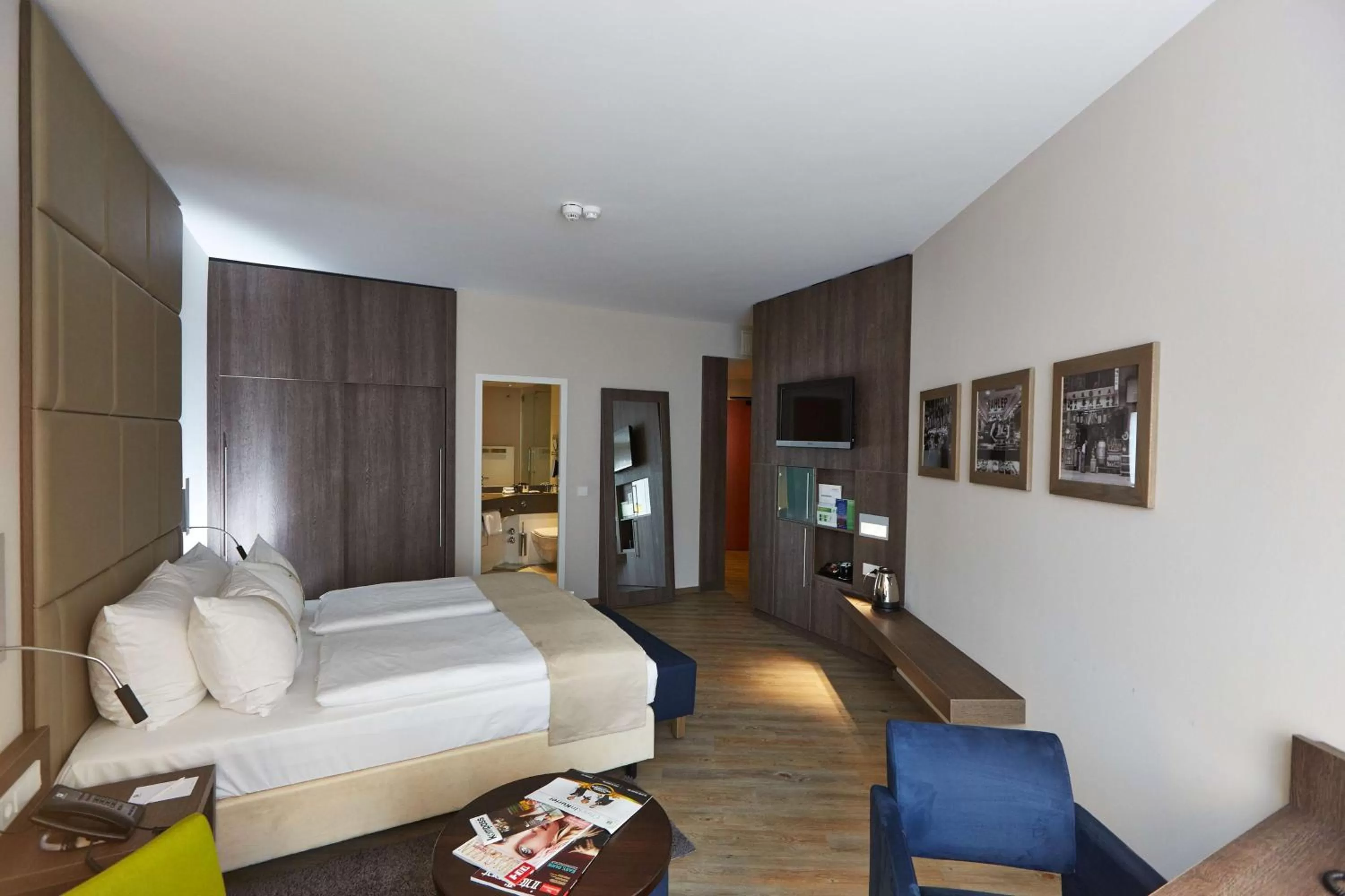 Bedroom, Bed in First Inn Hotel Zwickau