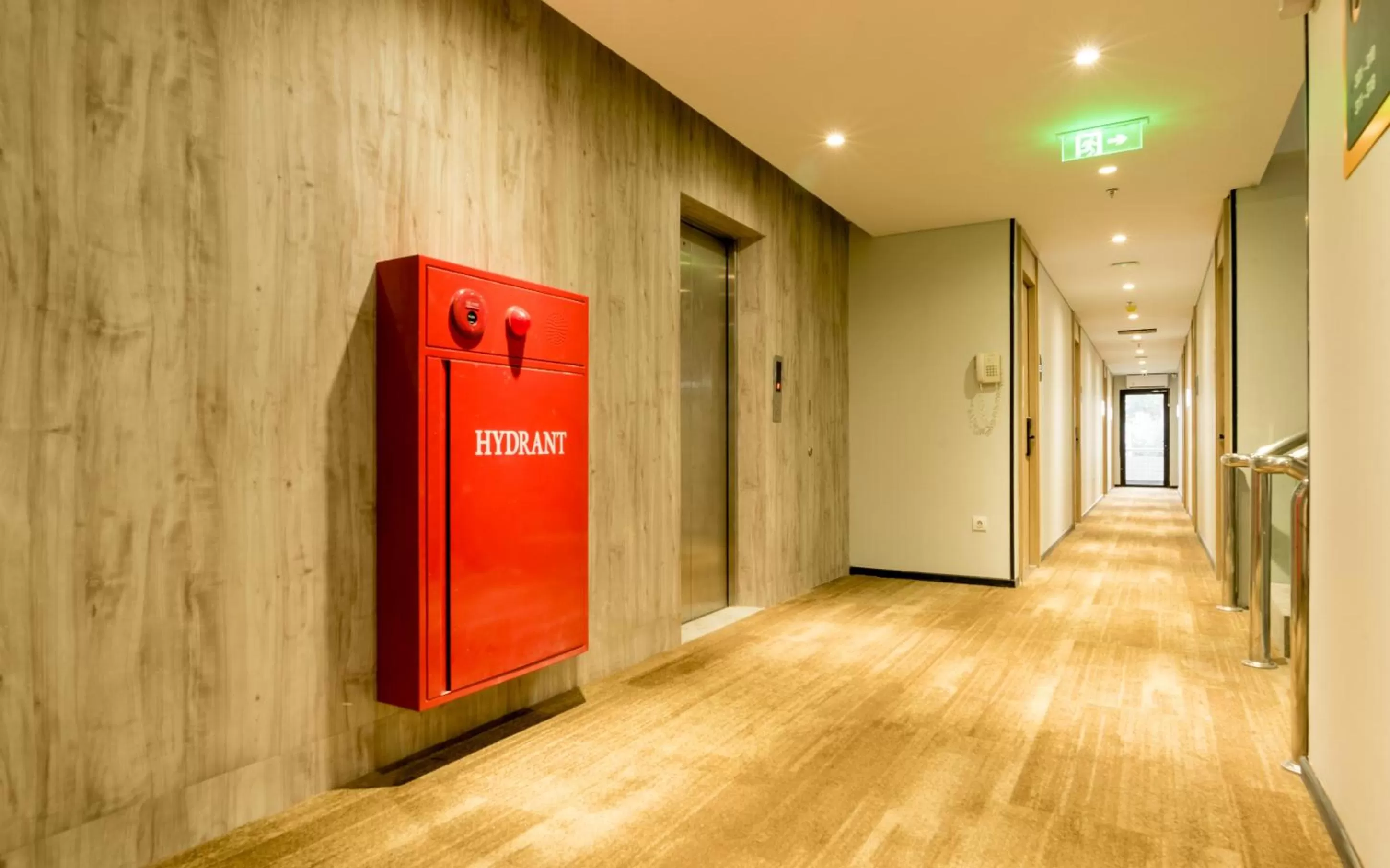 Area and facilities in Yellow Bee Tanah Abang