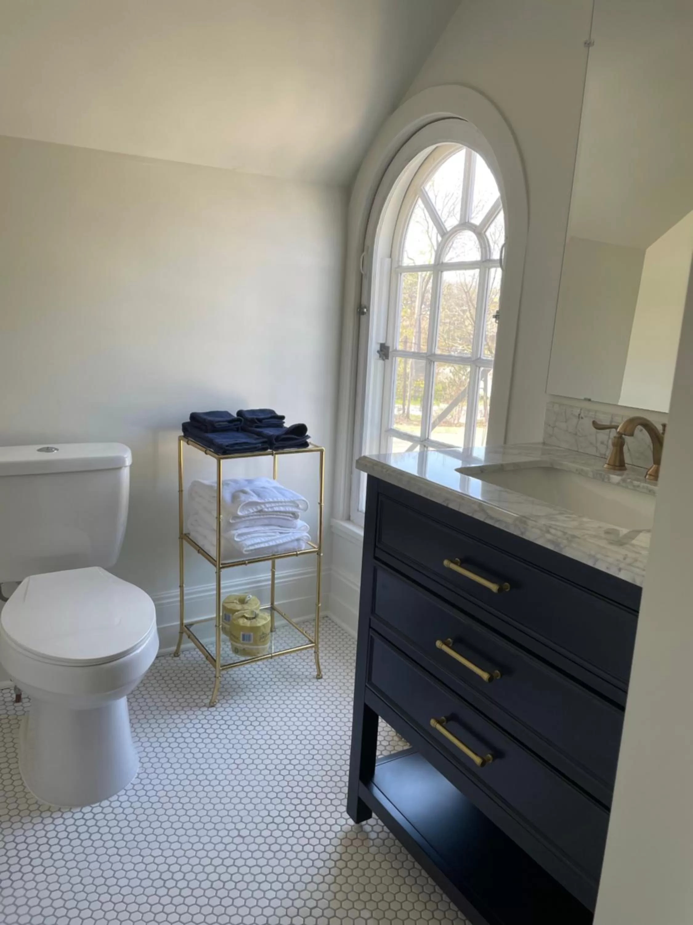 The Argus Hotel & Cocktail Lounge