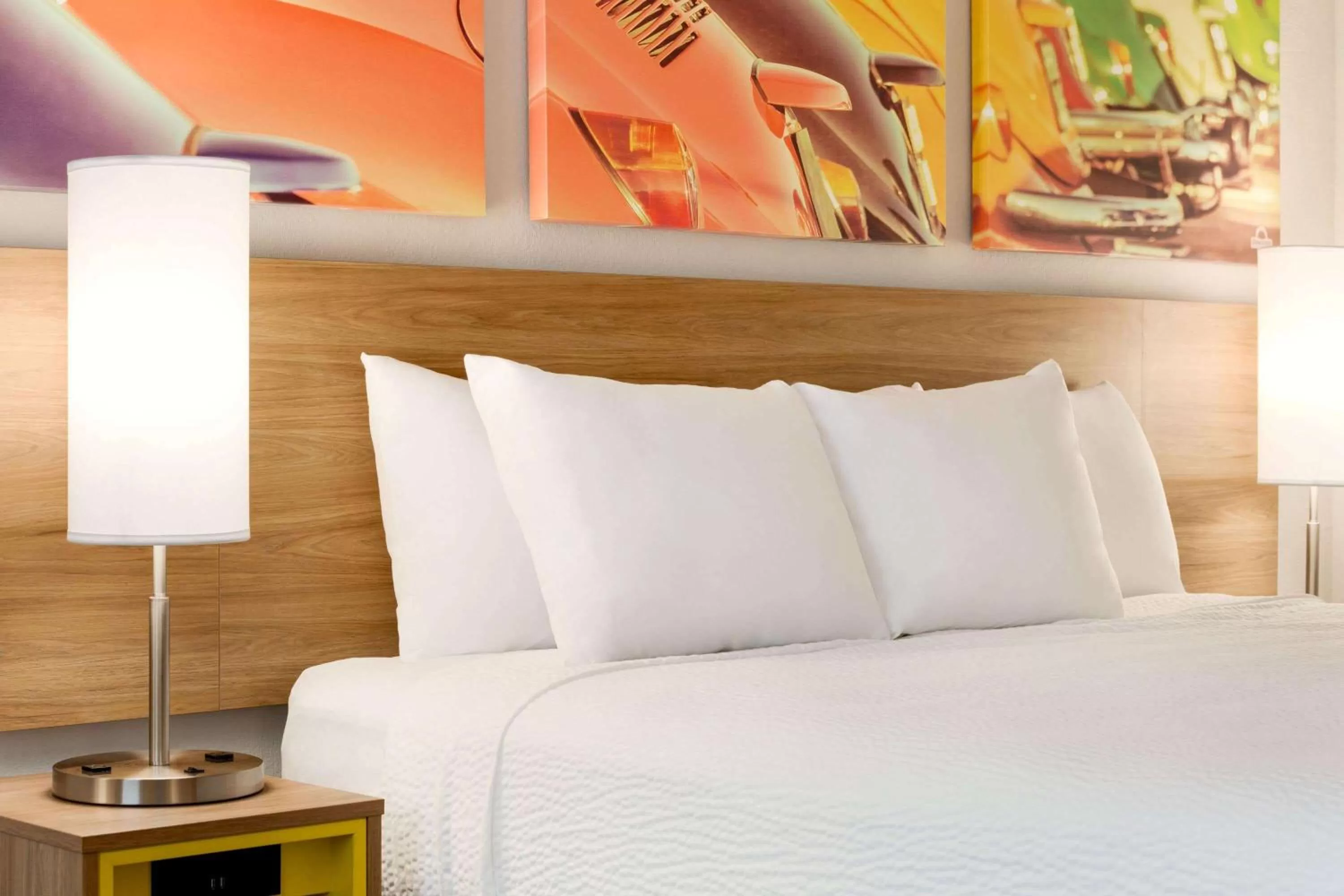 Photo of the whole room, Bed in Hotel Bo, a Days Inn by Wyndham Chattanooga Downtown