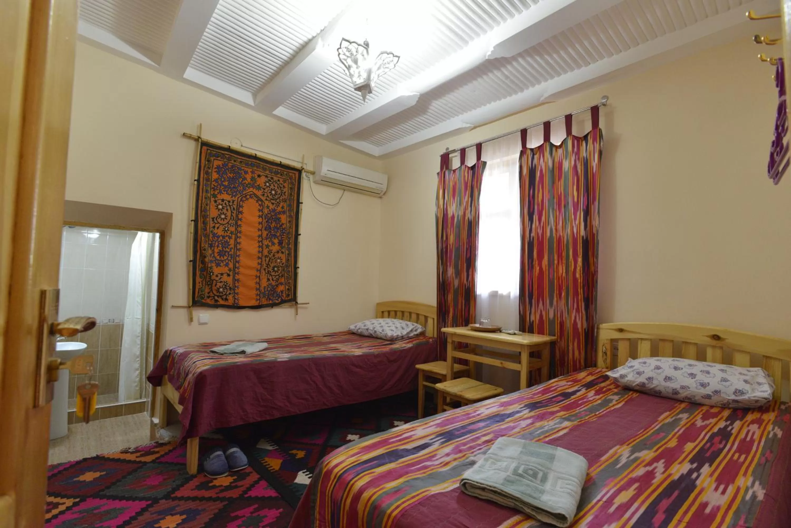 Day, Bed in B&B Emir