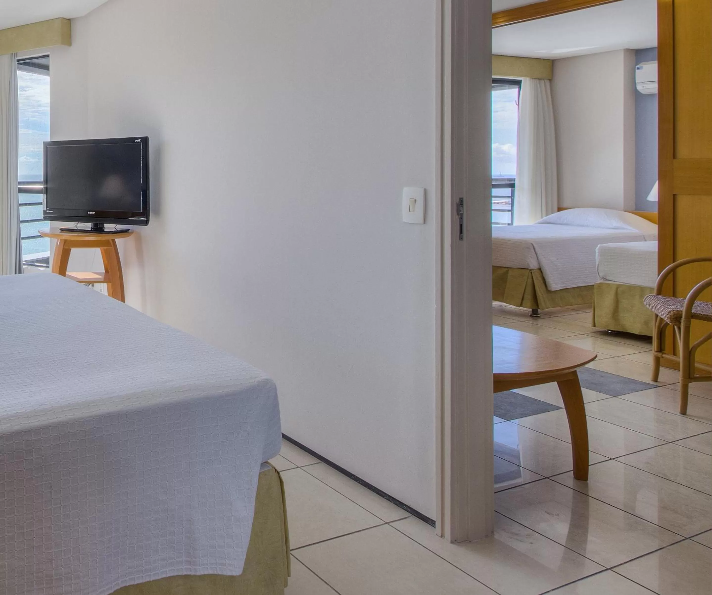 Photo of the whole room in Iate Plaza Hotel