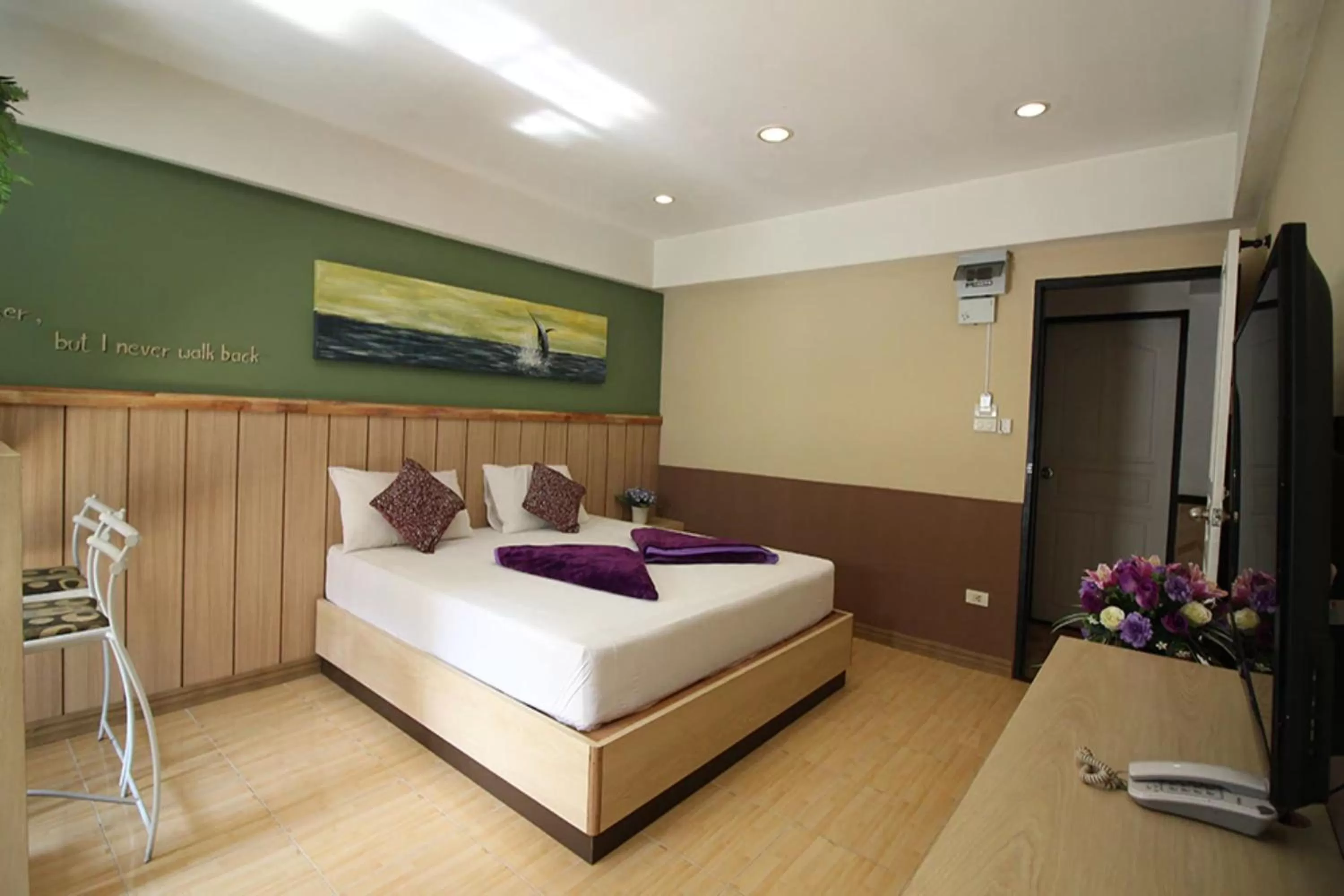 Photo of the whole room, Bed in Kaya Place