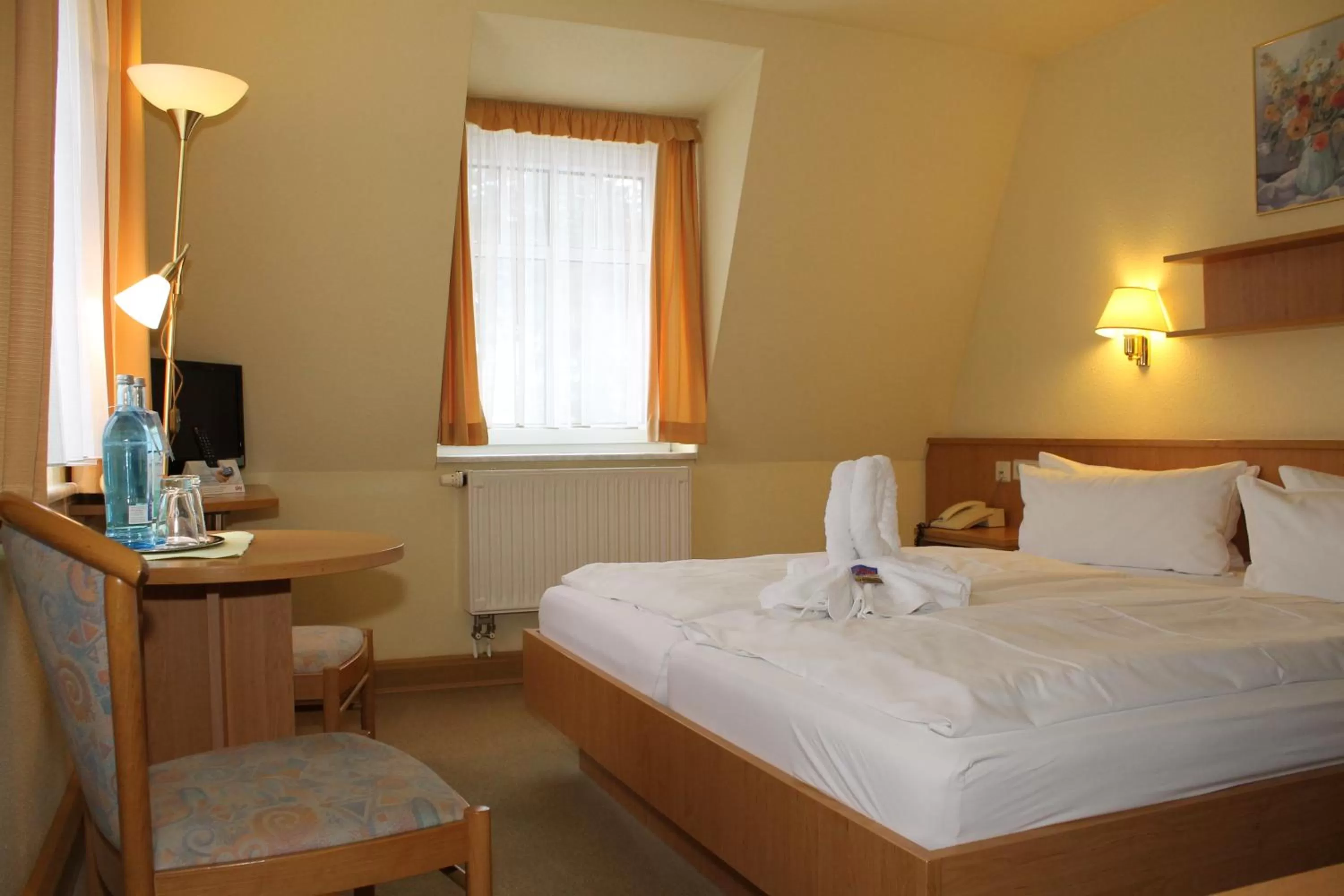 Photo of the whole room, Bed in Hotel am Berg Oybin garni