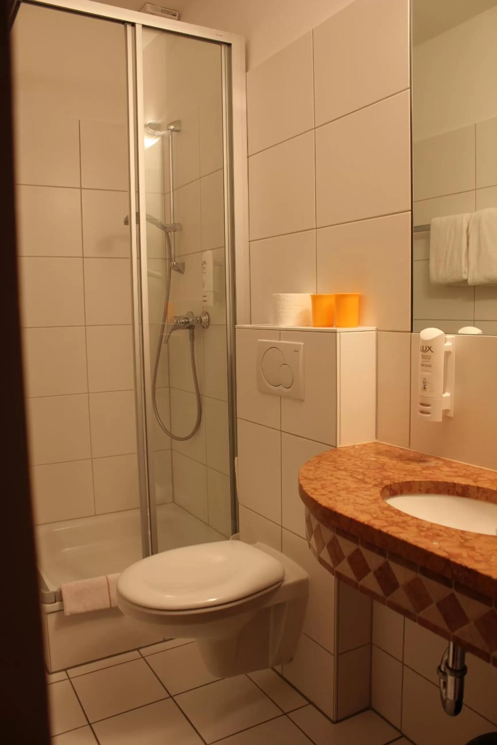 Shower in Adler Post