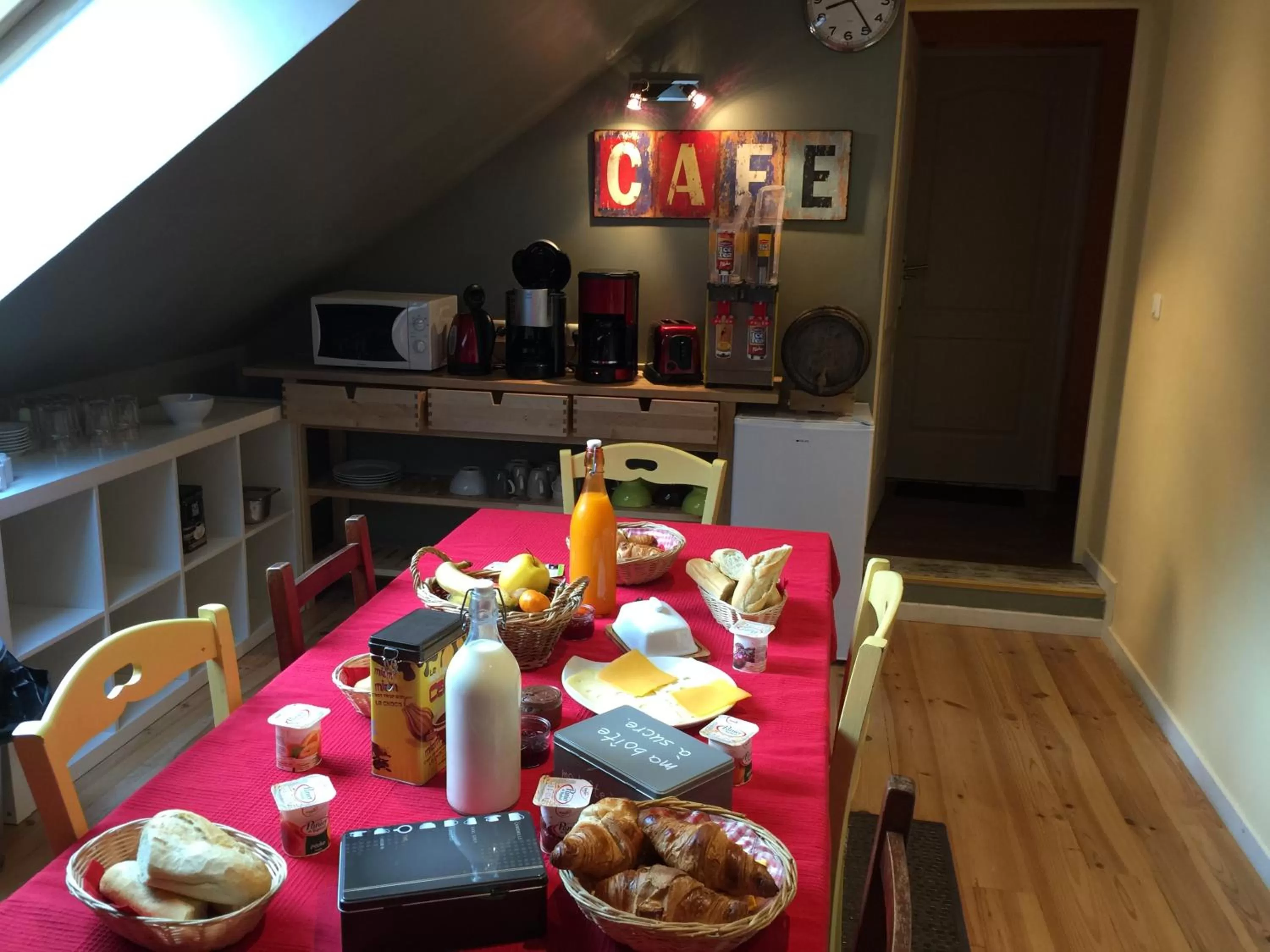 Food and drinks in La Caronnière