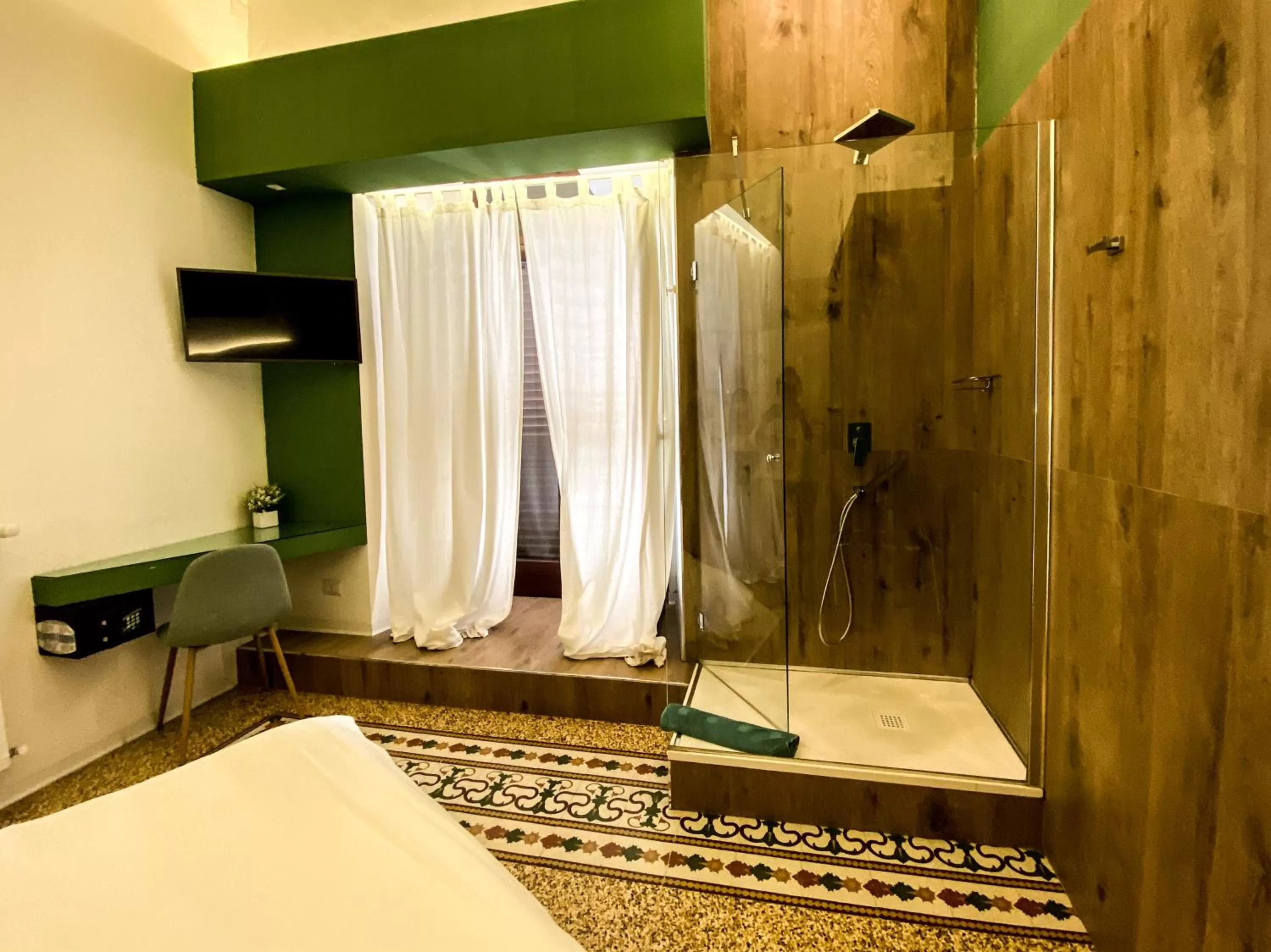 Classic Double Room with Balcony with Sea View in B & B Casa Manfredi