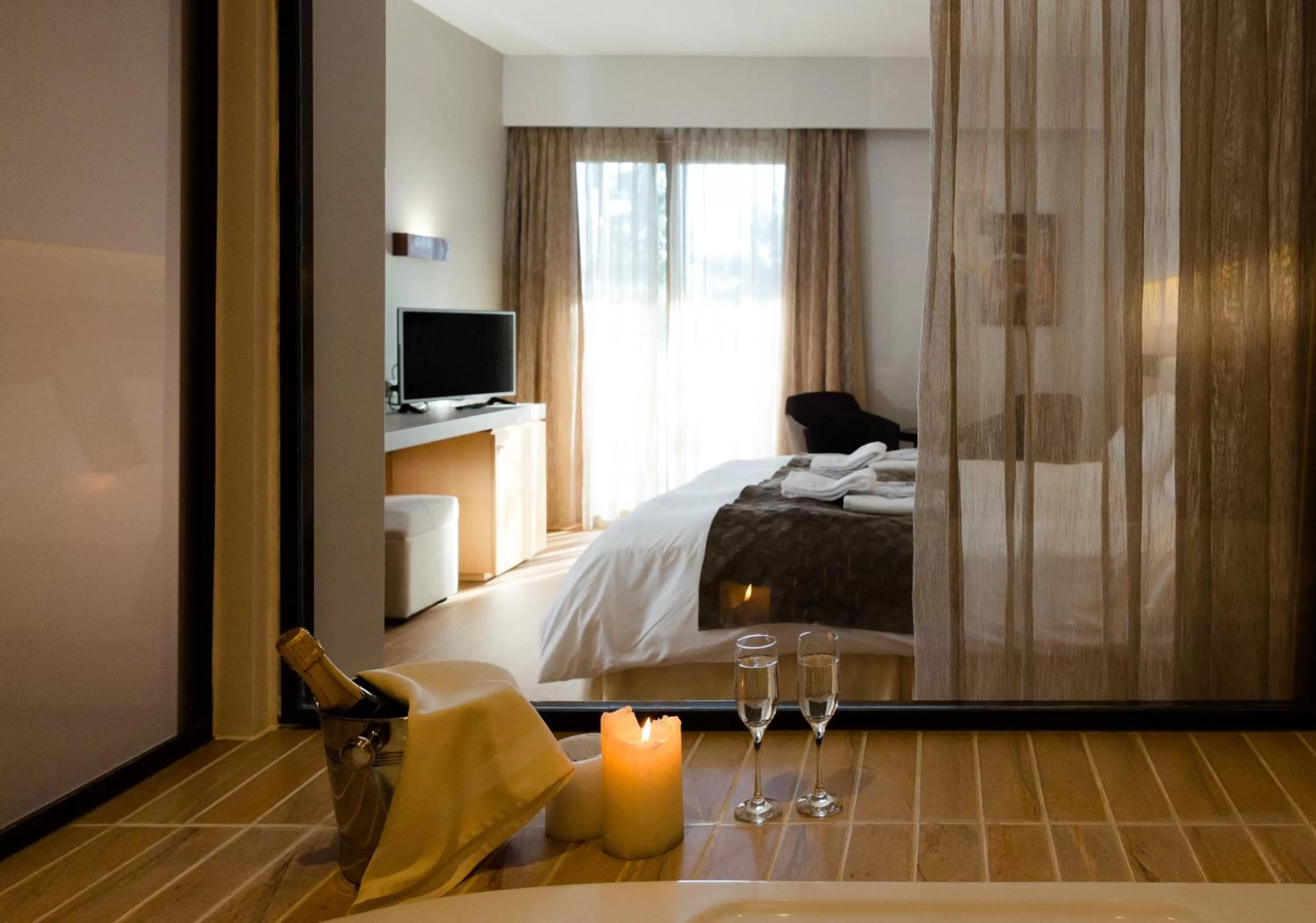 Photo of the whole room, Bed in Philippos Xenia Hotel