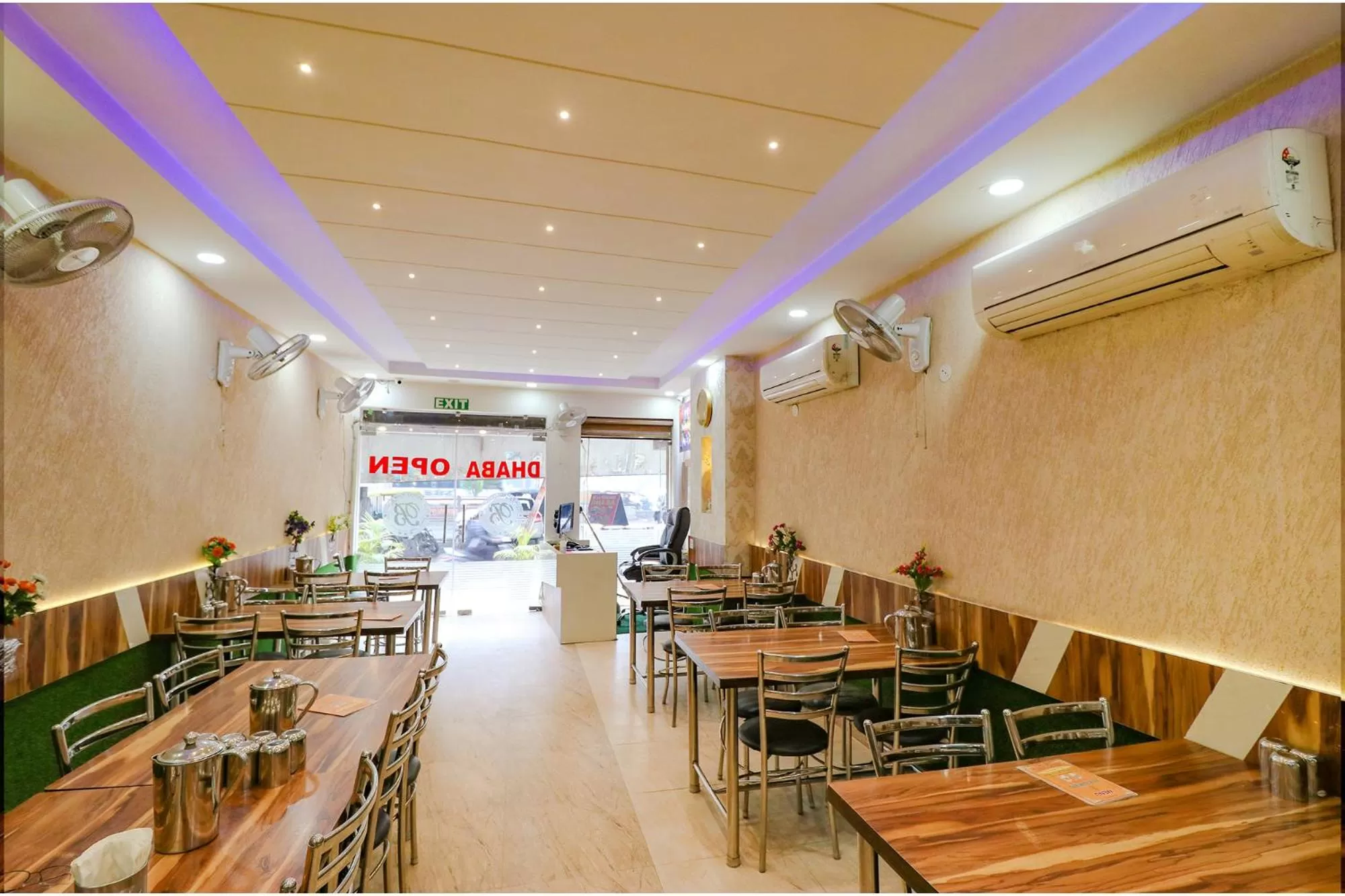 Restaurant/places to eat in FabHotel JP Residency