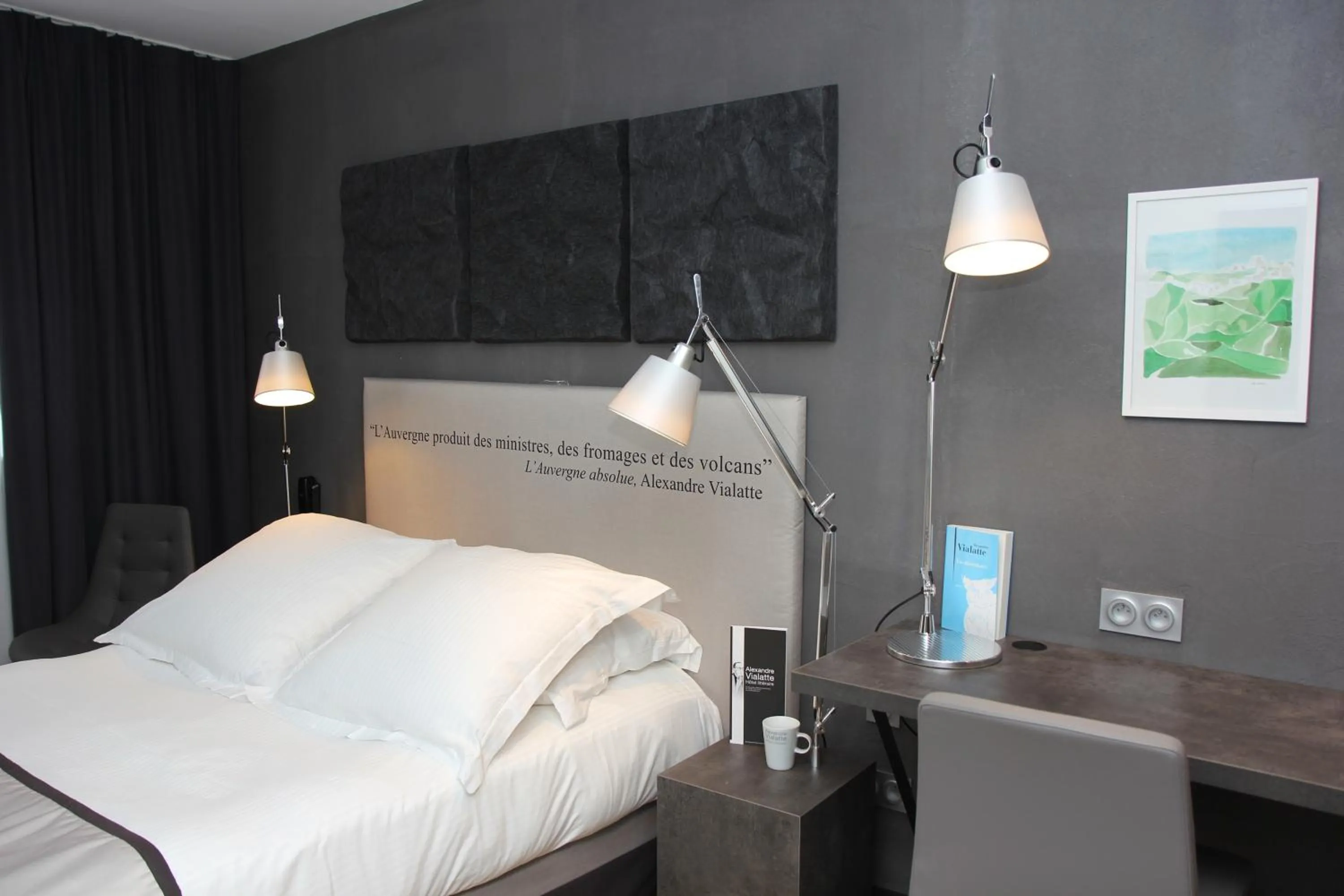 Photo of the whole room, Bed in Hotel Litteraire Alexandre Vialatte, BW Signature Collection