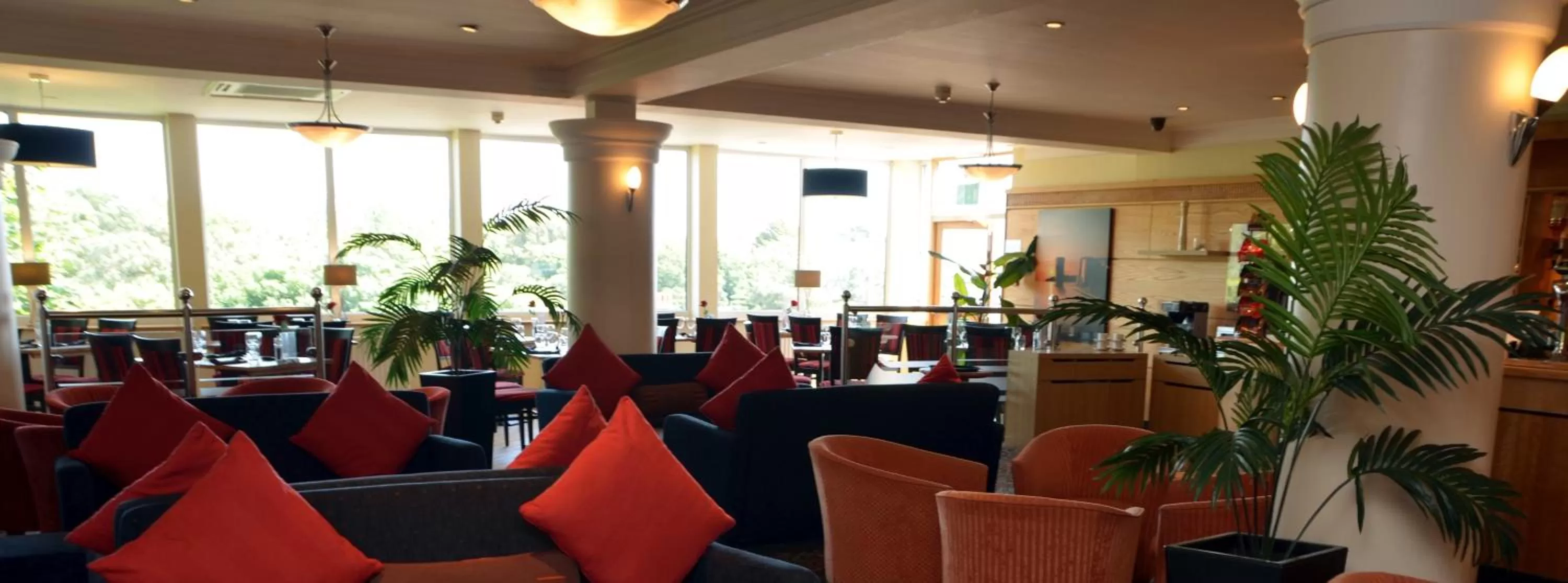 Lounge or bar in The Riviera Hotel & Apartments - Alum Chine