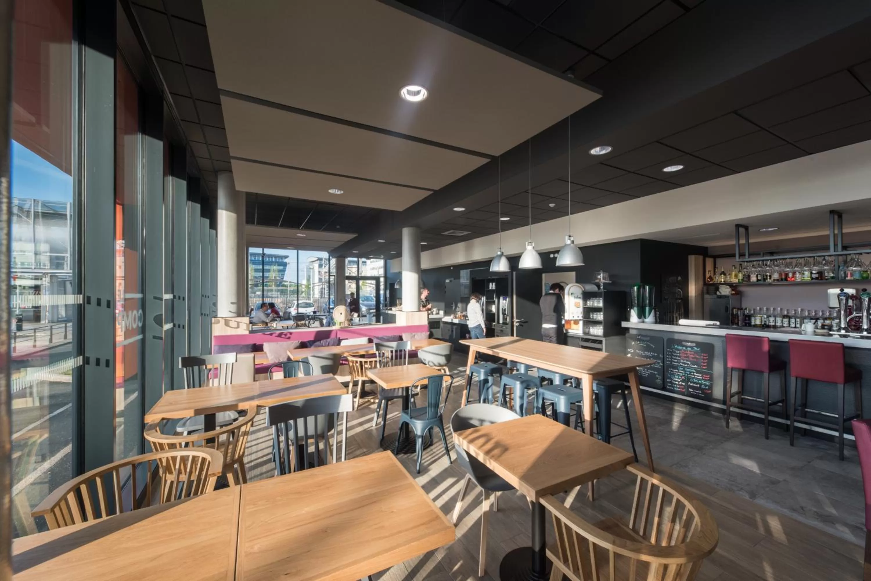 Restaurant/places to eat in Campanile Le Mans Centre - Gare