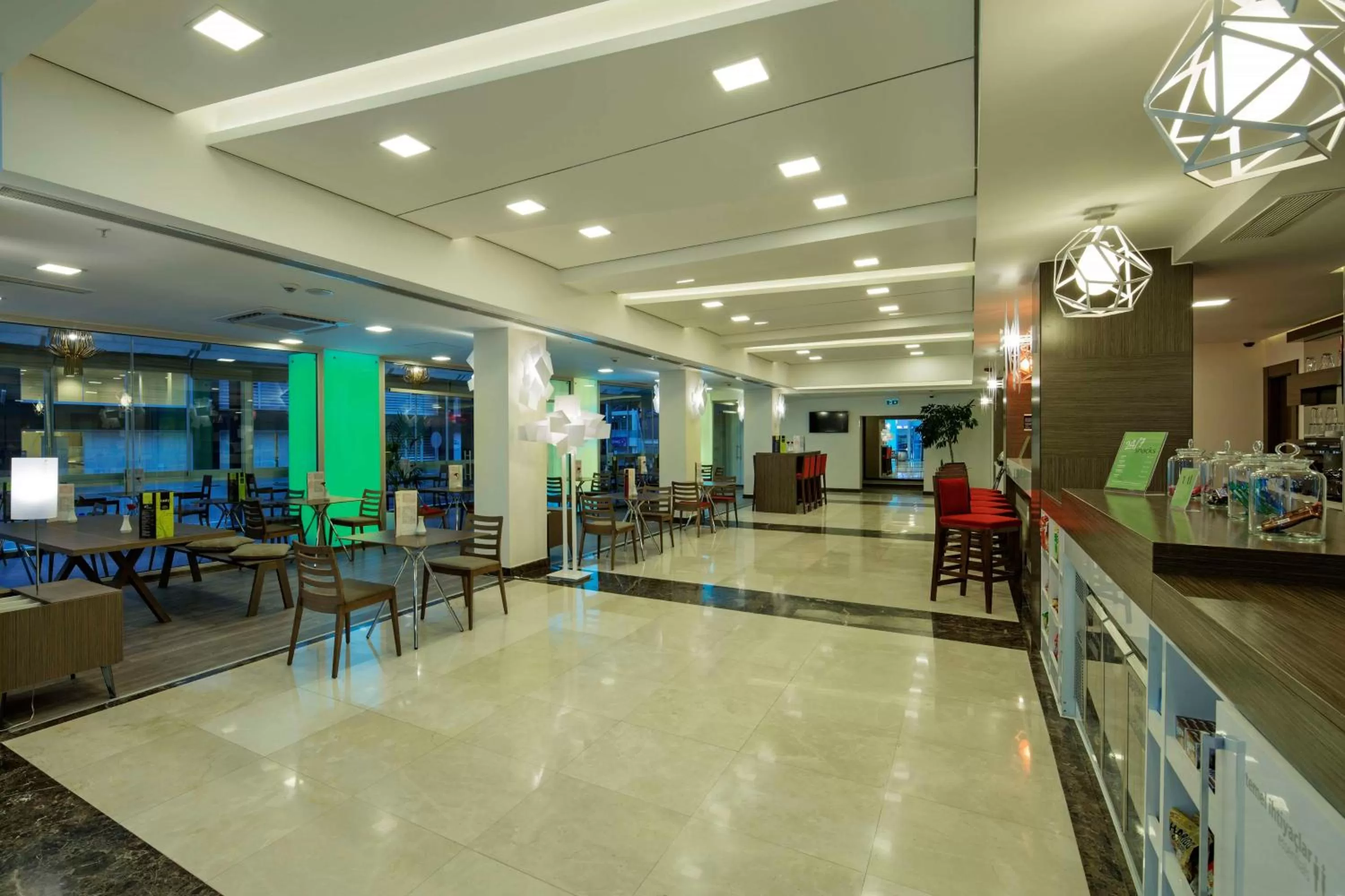 Dining area in Hampton By Hilton Gaziantep