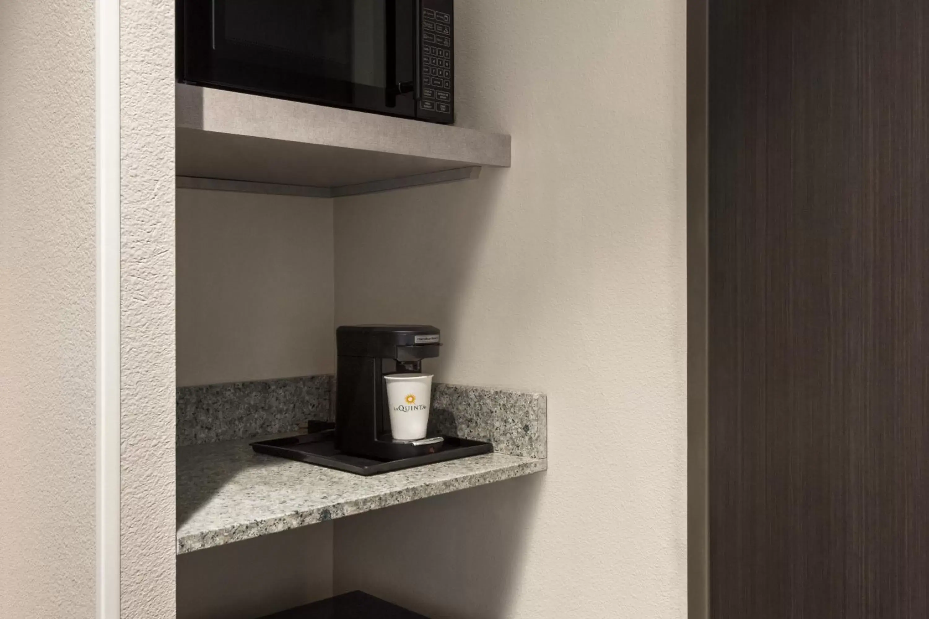 King Studio Suite - Non-Smoking in La Quinta Inn & Suites by Wyndham Orlando I-Drive Theme Parks King Studio Suite - Non-Smoking in La Quinta Inn & Suites by Wyndham Orlando I-Drive Theme Parks