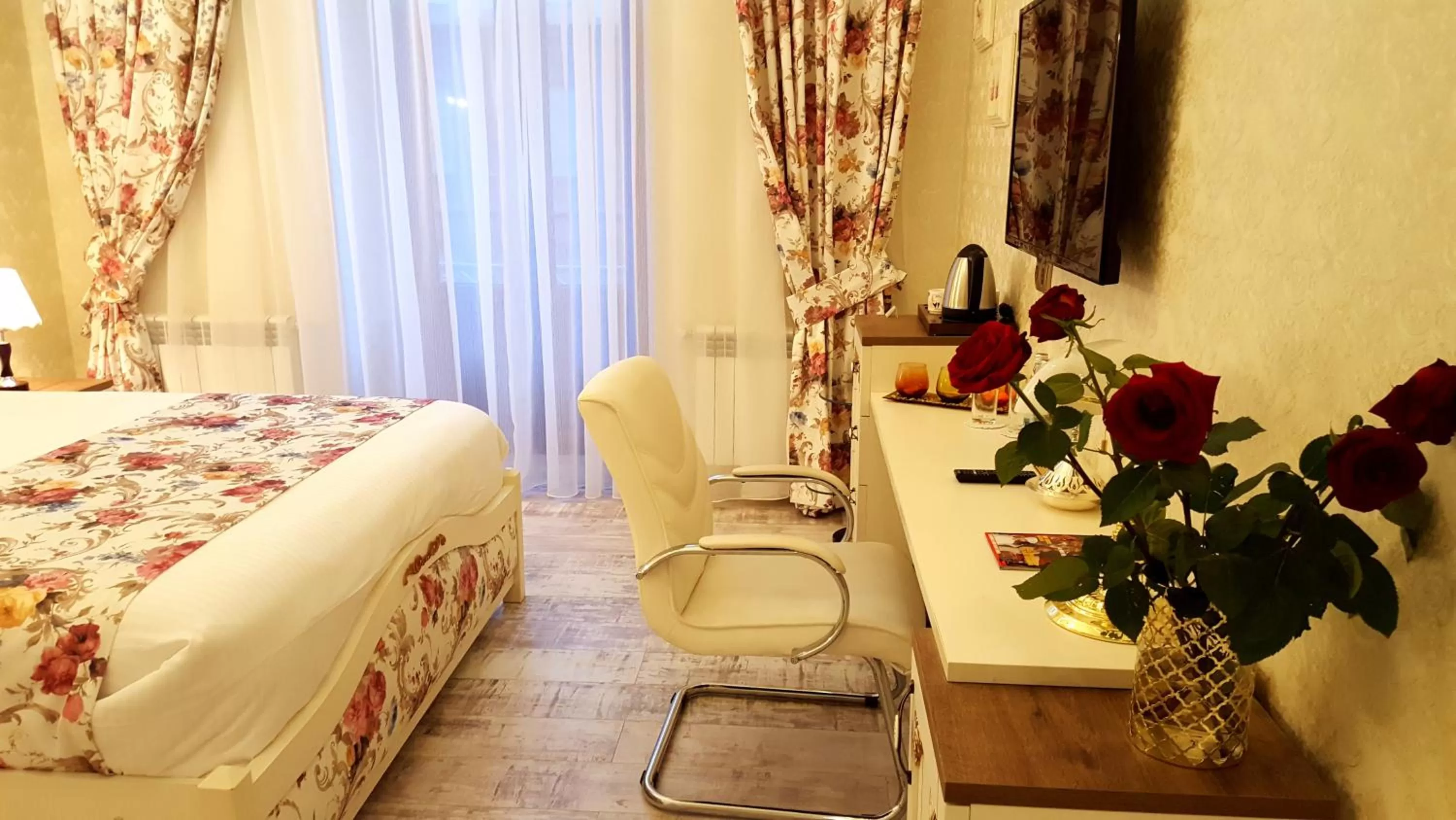 Bedroom in English Home Hotel Tbilisi