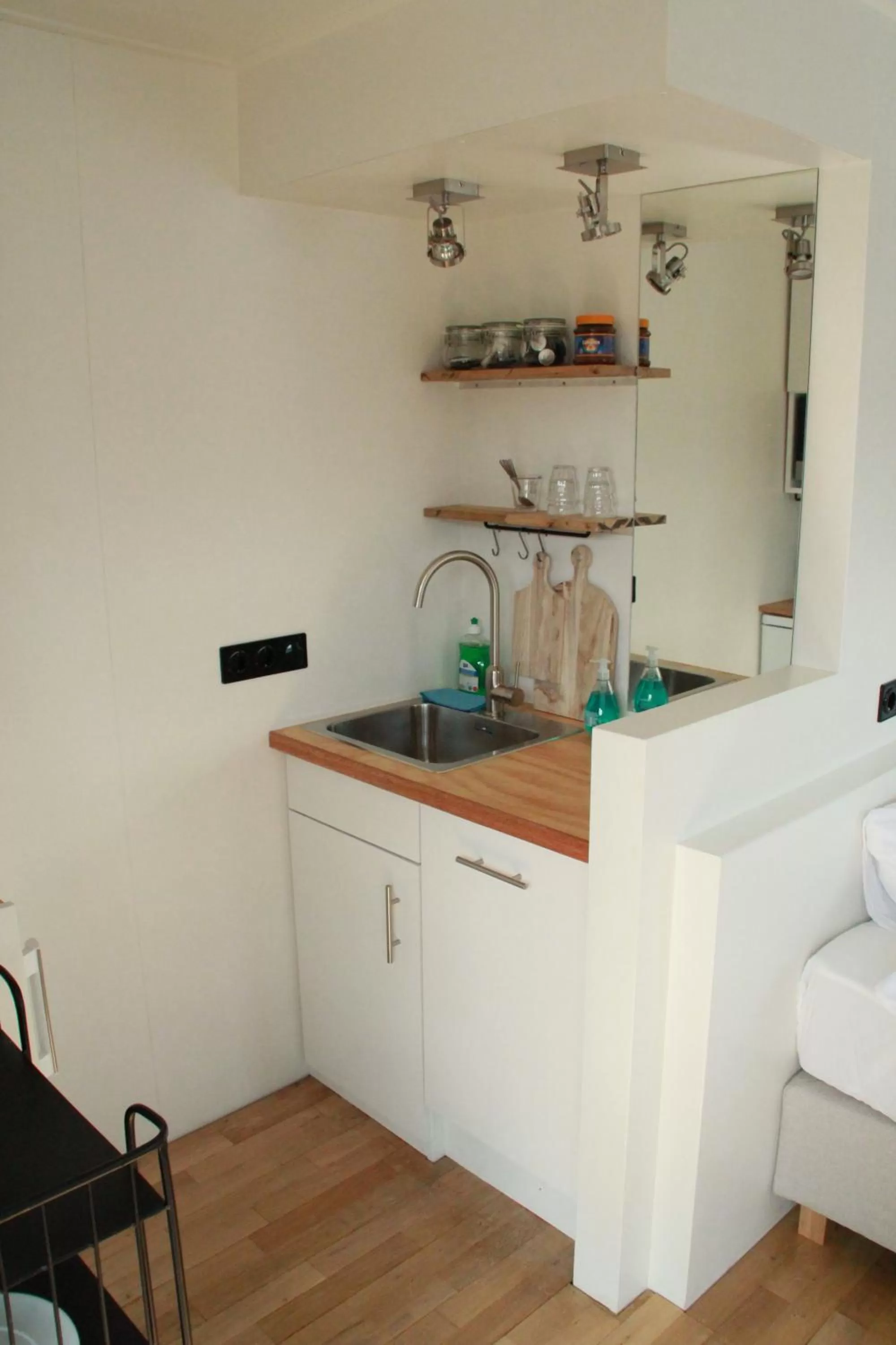 Kitchen or kitchenette, Kitchen/Kitchenette in Houseboat Studio Sooki