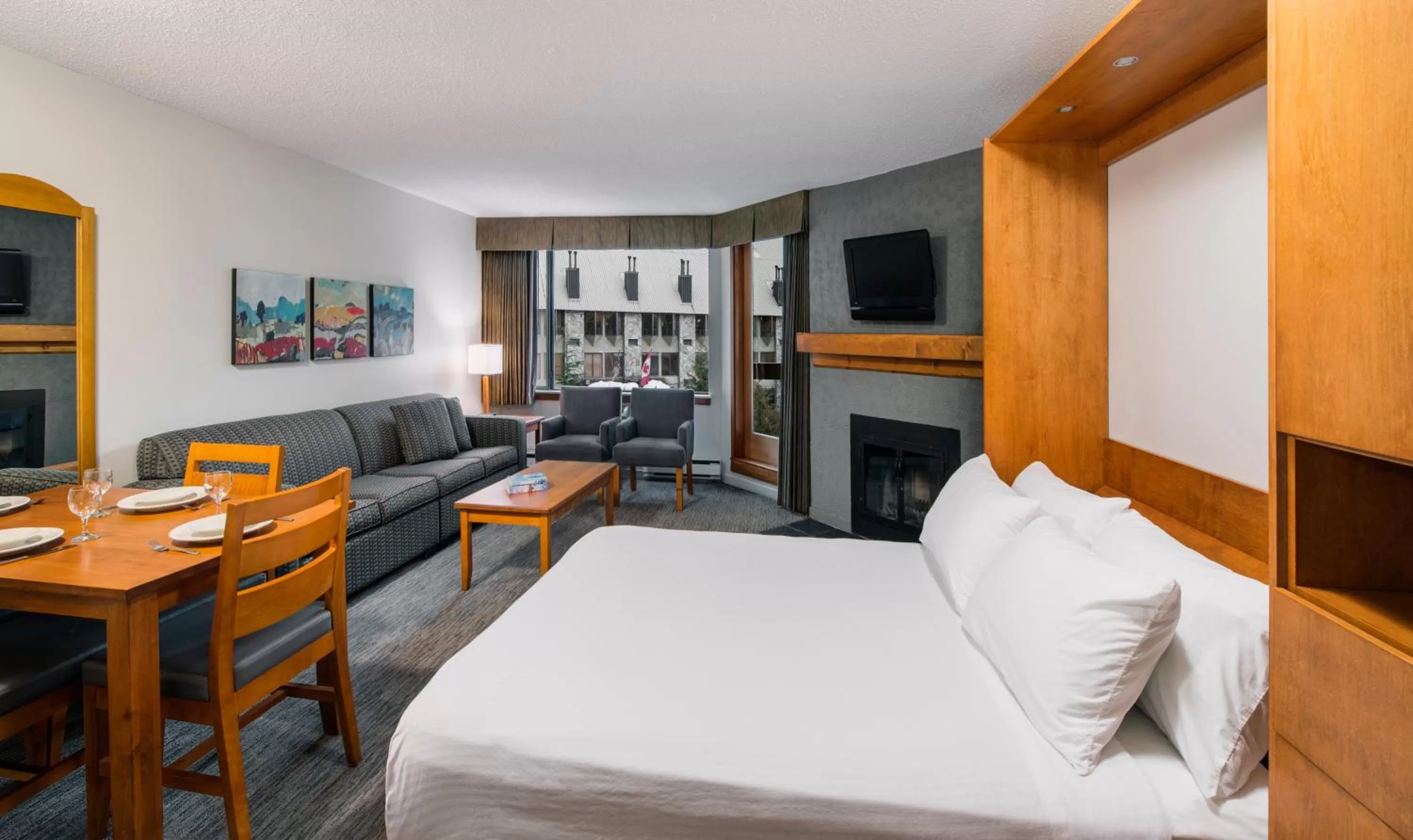 Photo of the whole room, Bed in Whistler Village Inn & Suites
