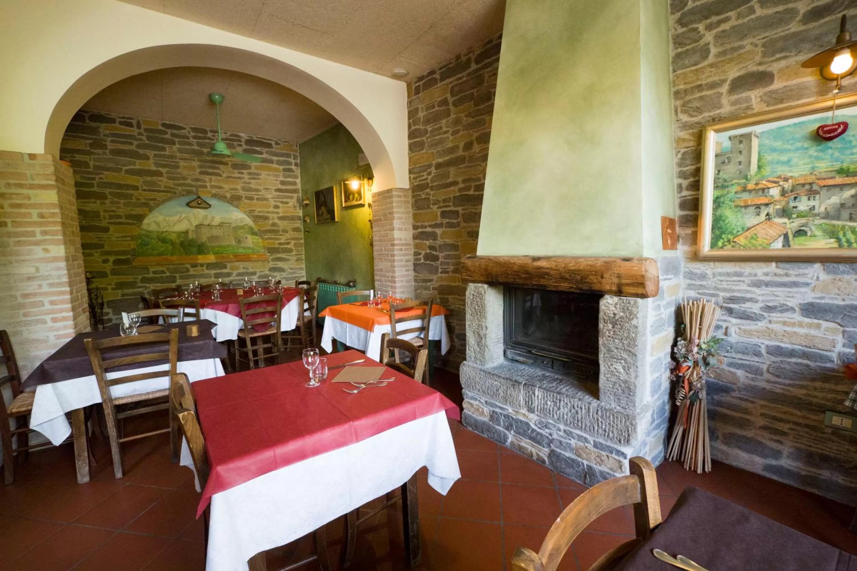 Restaurant/places to eat in Albergo Il Sicomoro