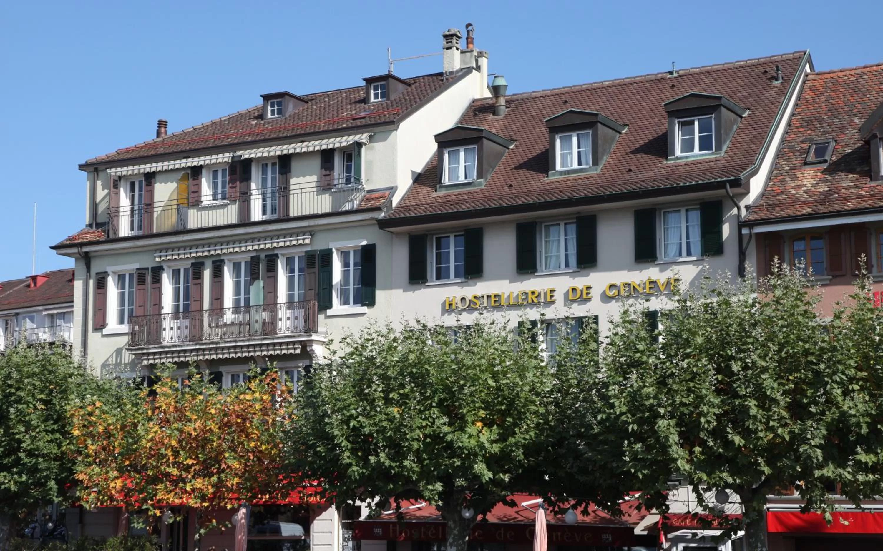 Facade/entrance in Hostellerie de Genève