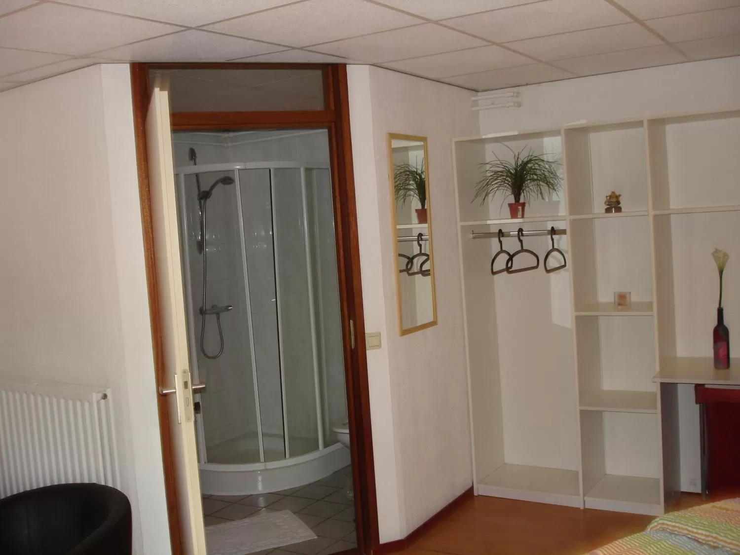 Shower, Bathroom in Motel- Bungalow-& Chaletpark de Brenkberg