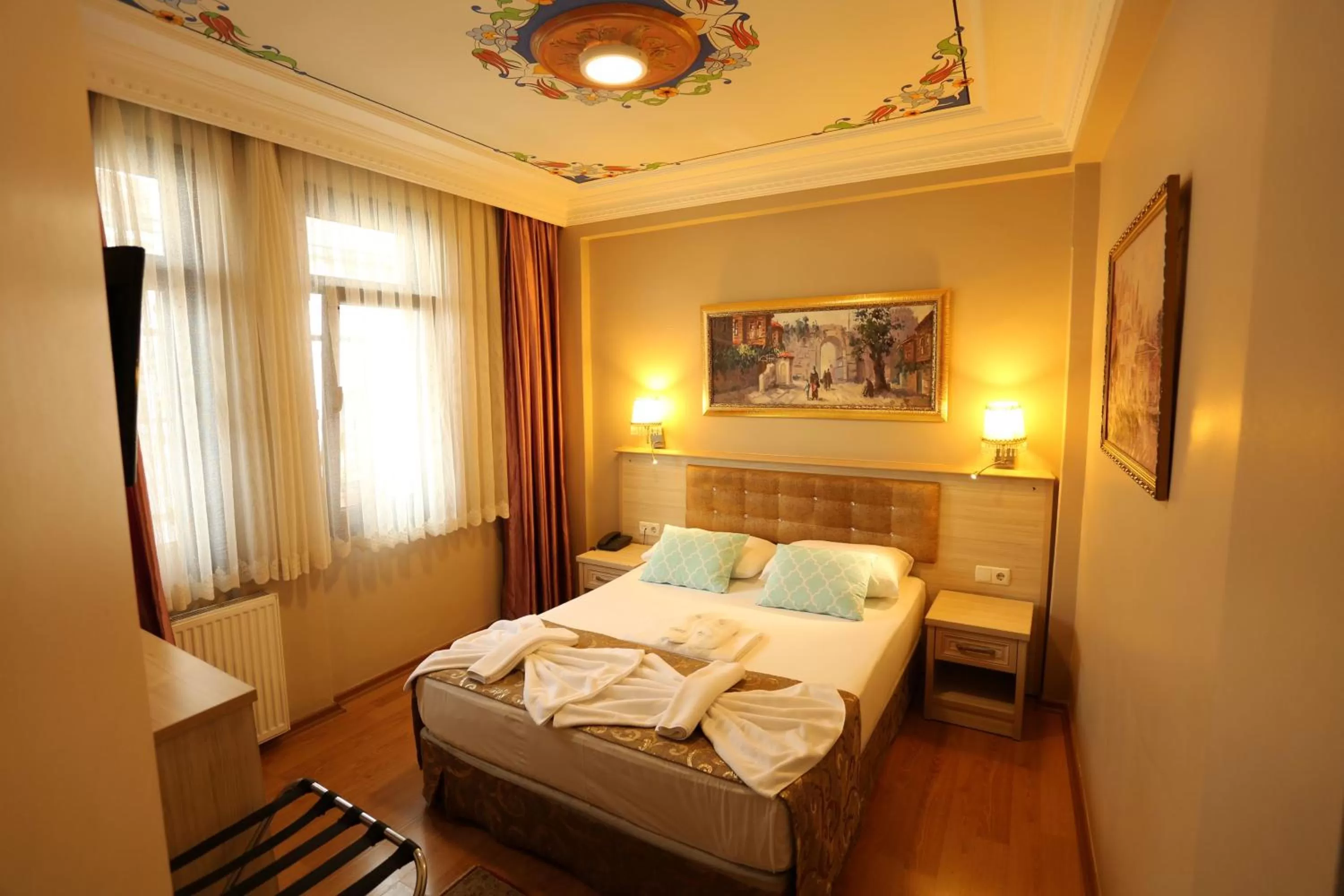 Bedroom, Bed in Hotel Tashkonak Istanbul