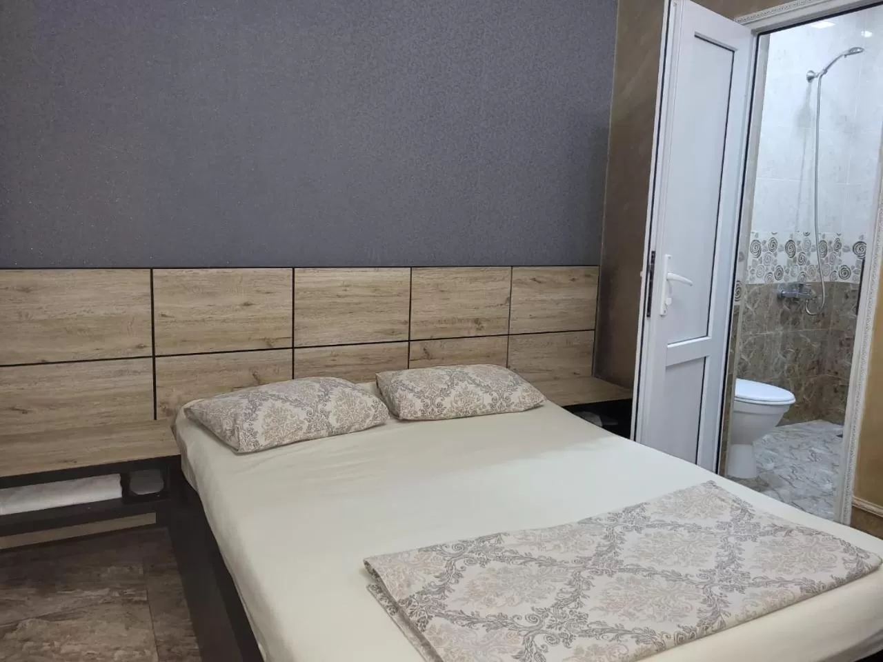 Large Double Room in Ralina Restaurant and Hotel