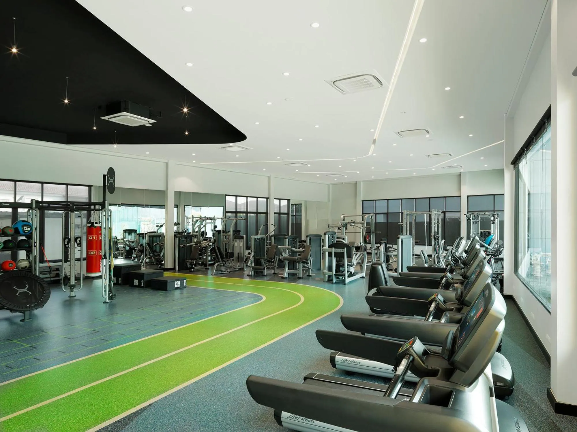 Fitness centre/facilities in The Oceanic Sportel Phuket - SHA Extra Plus