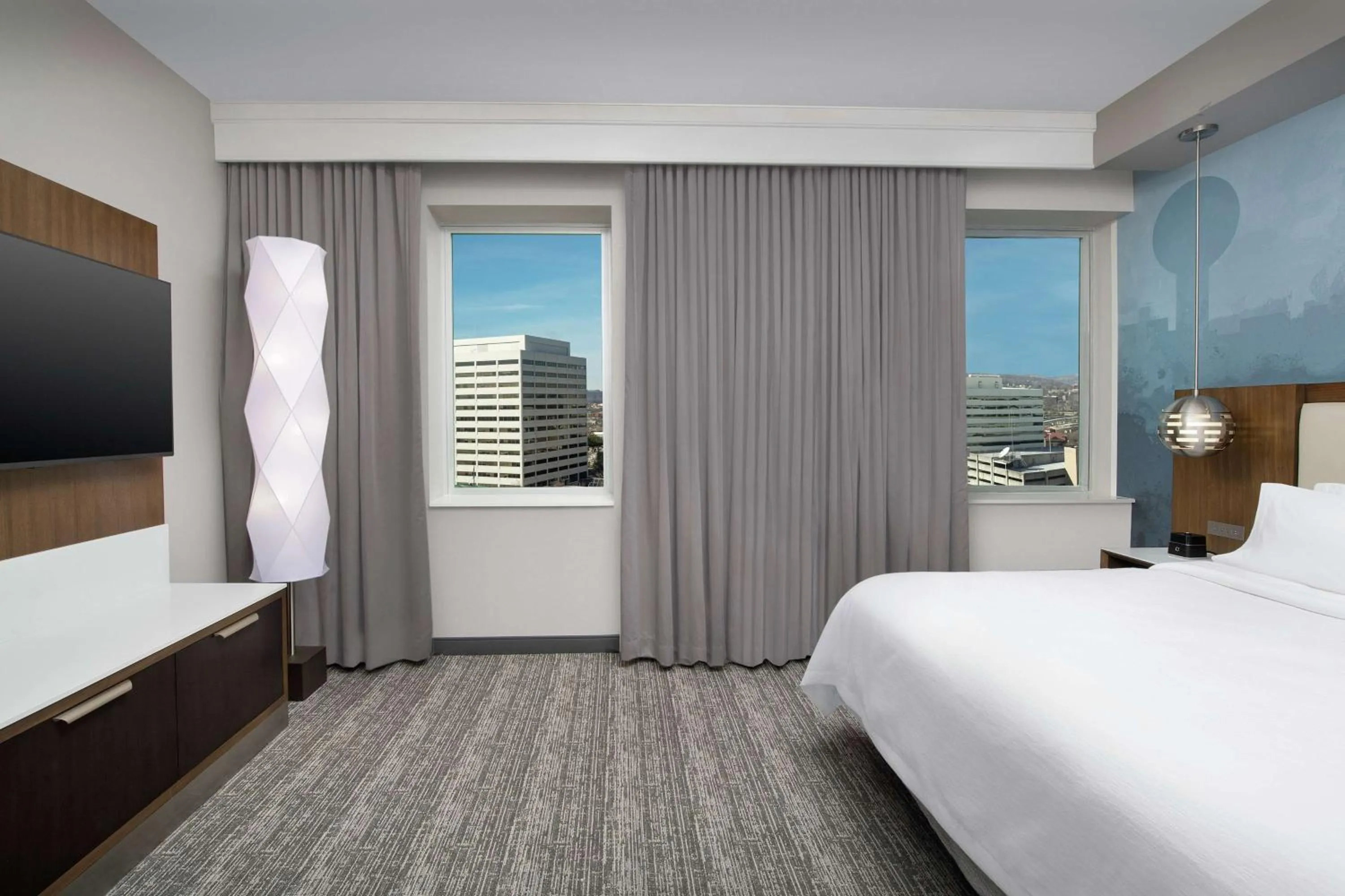 Bedroom, Bed in Embassy Suites By Hilton Knoxville Downtown